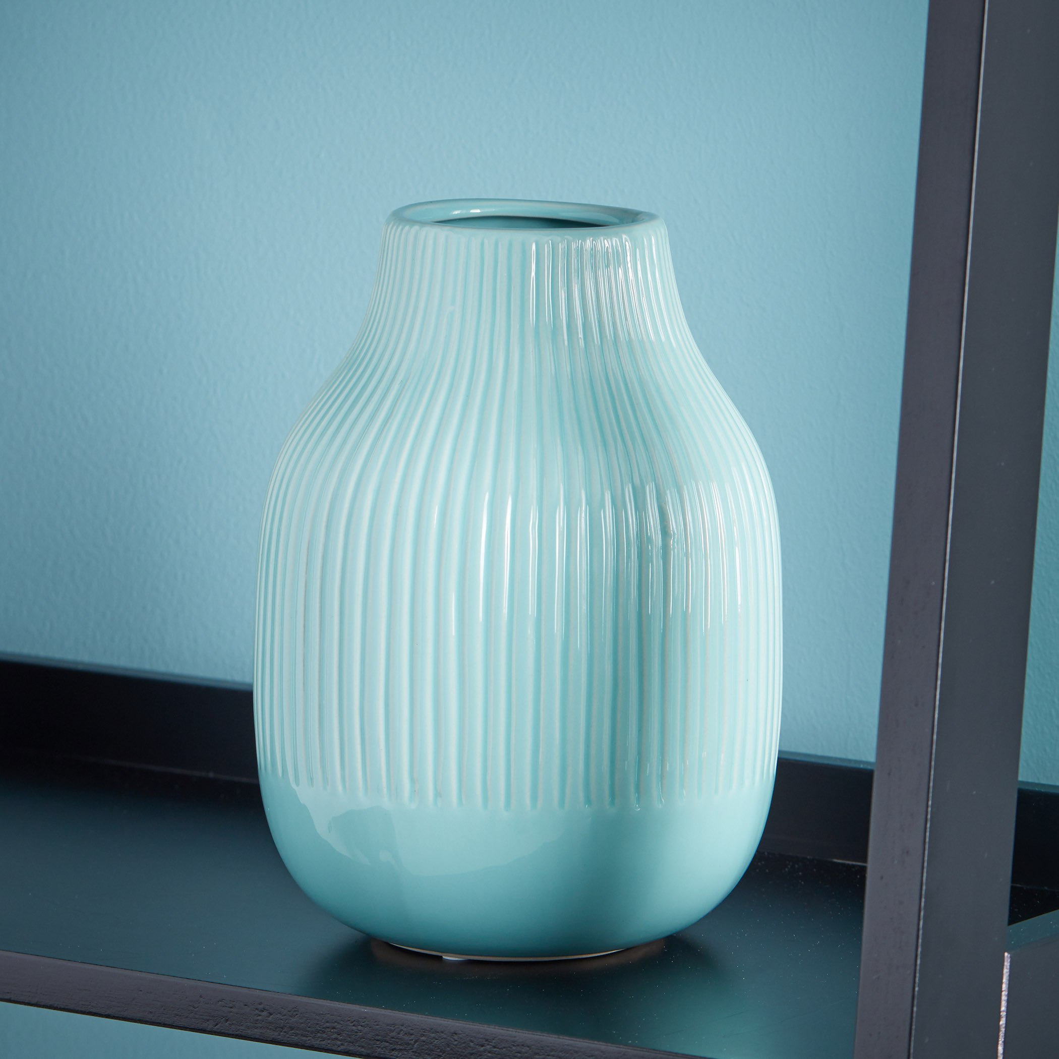 مزهرية سيراميك بارزة الملمس من سيركا-hbxbedroom-decorandaccessories-vases-image-1