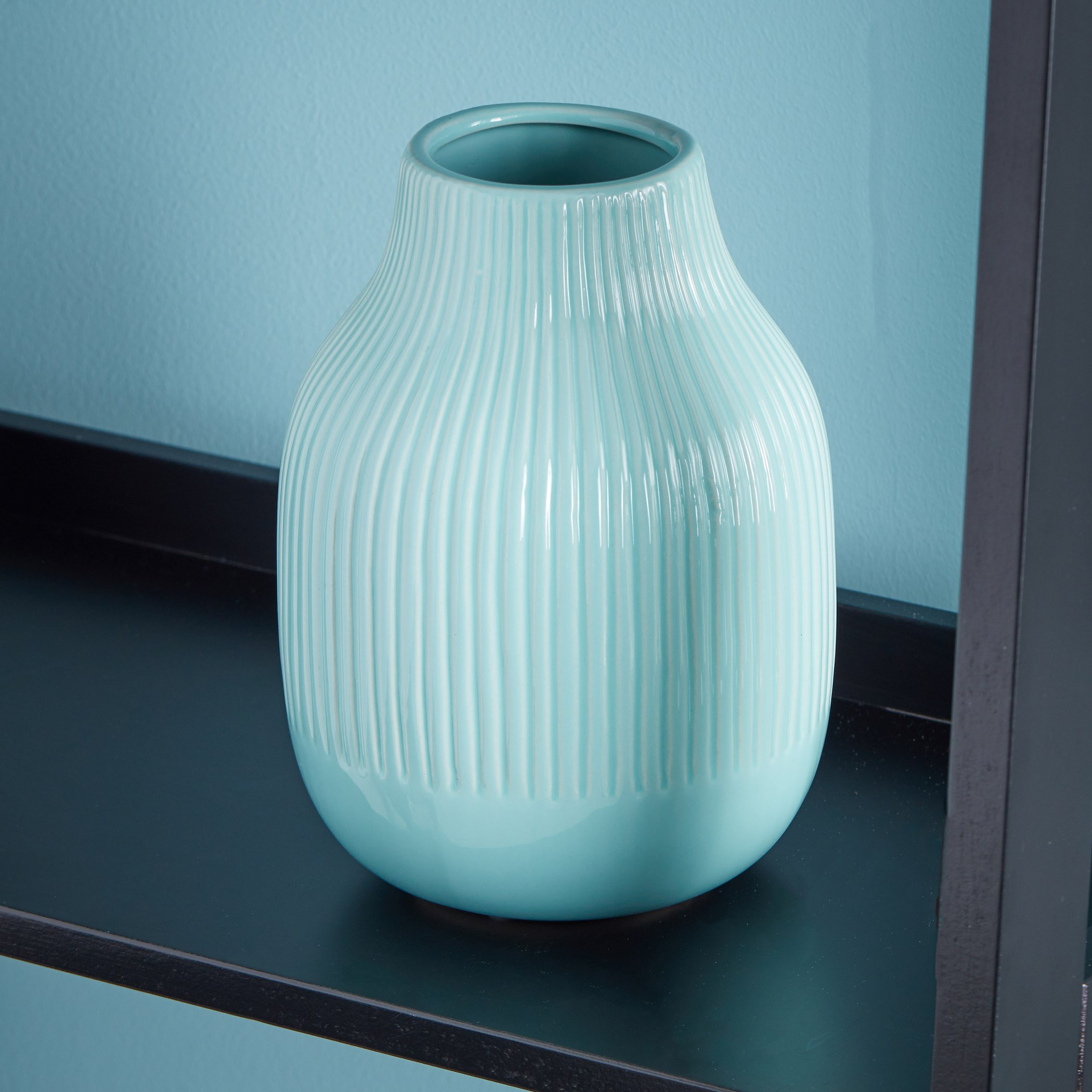 مزهرية سيراميك بارزة الملمس من سيركا-hbxbedroom-decorandaccessories-vases-image-2