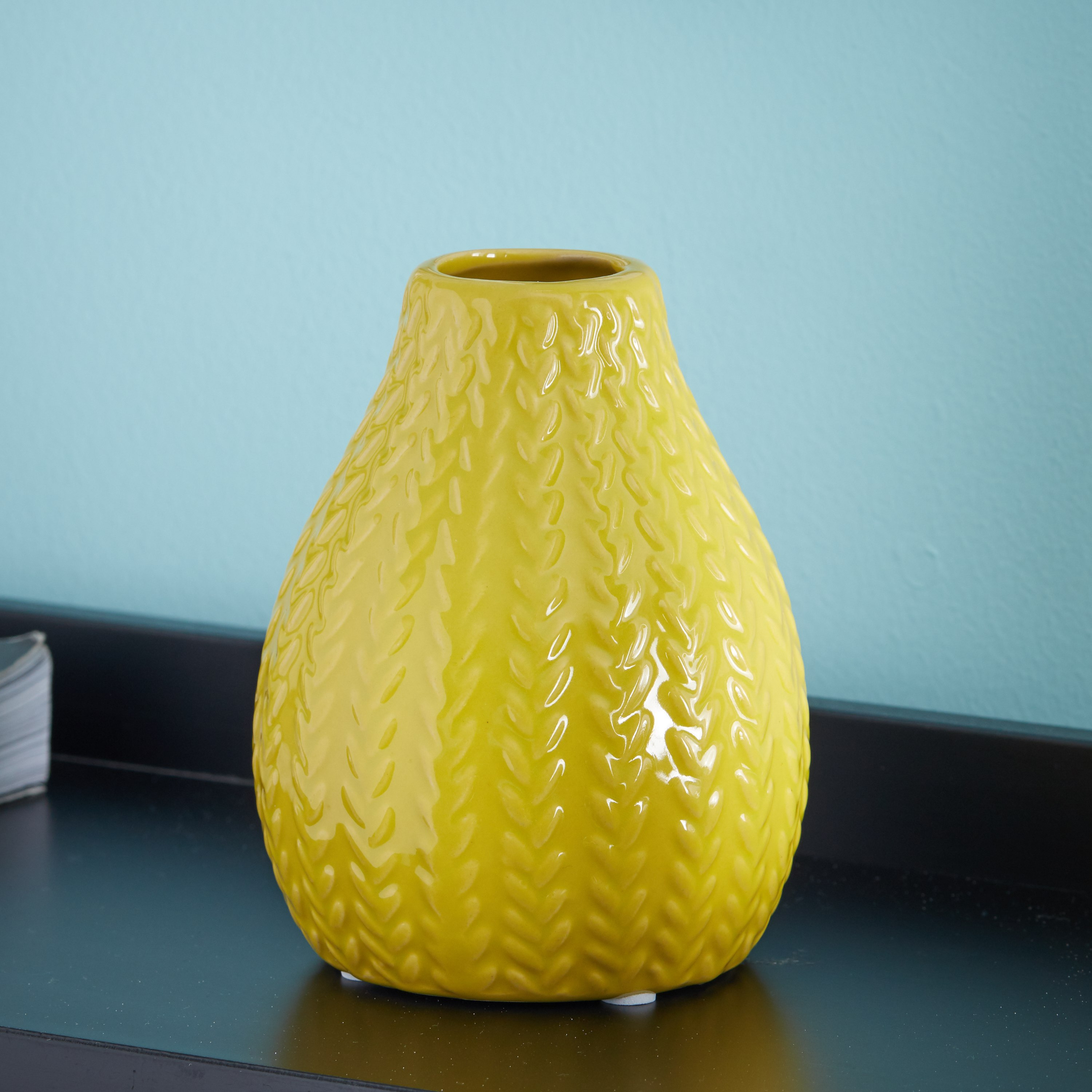 مزهرية سيراميك بارزة الملمس من نولا-hbxbedroom-decorandaccessories-vases-image-1