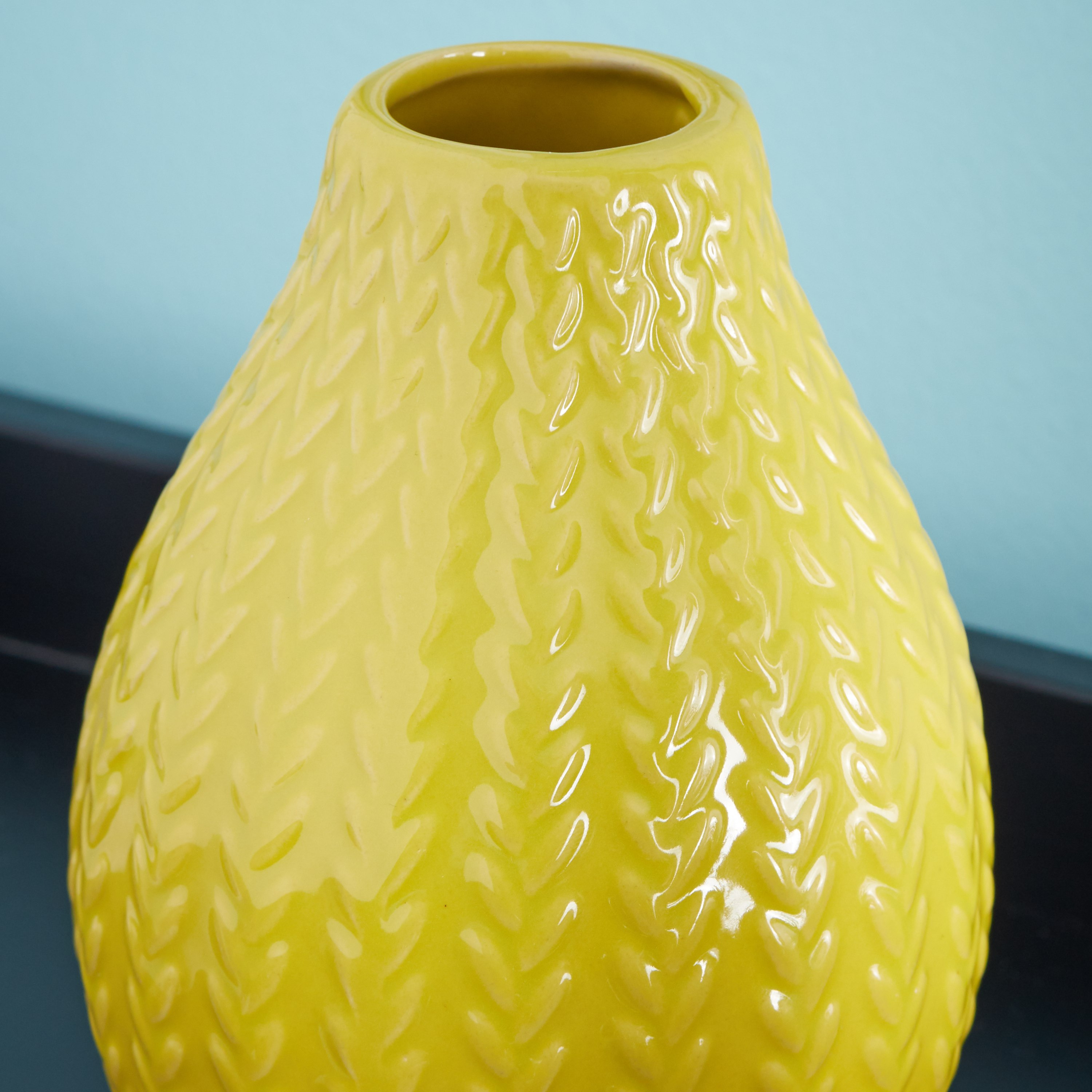 مزهرية سيراميك بارزة الملمس من نولا-hbxbedroom-decorandaccessories-vases-image-2