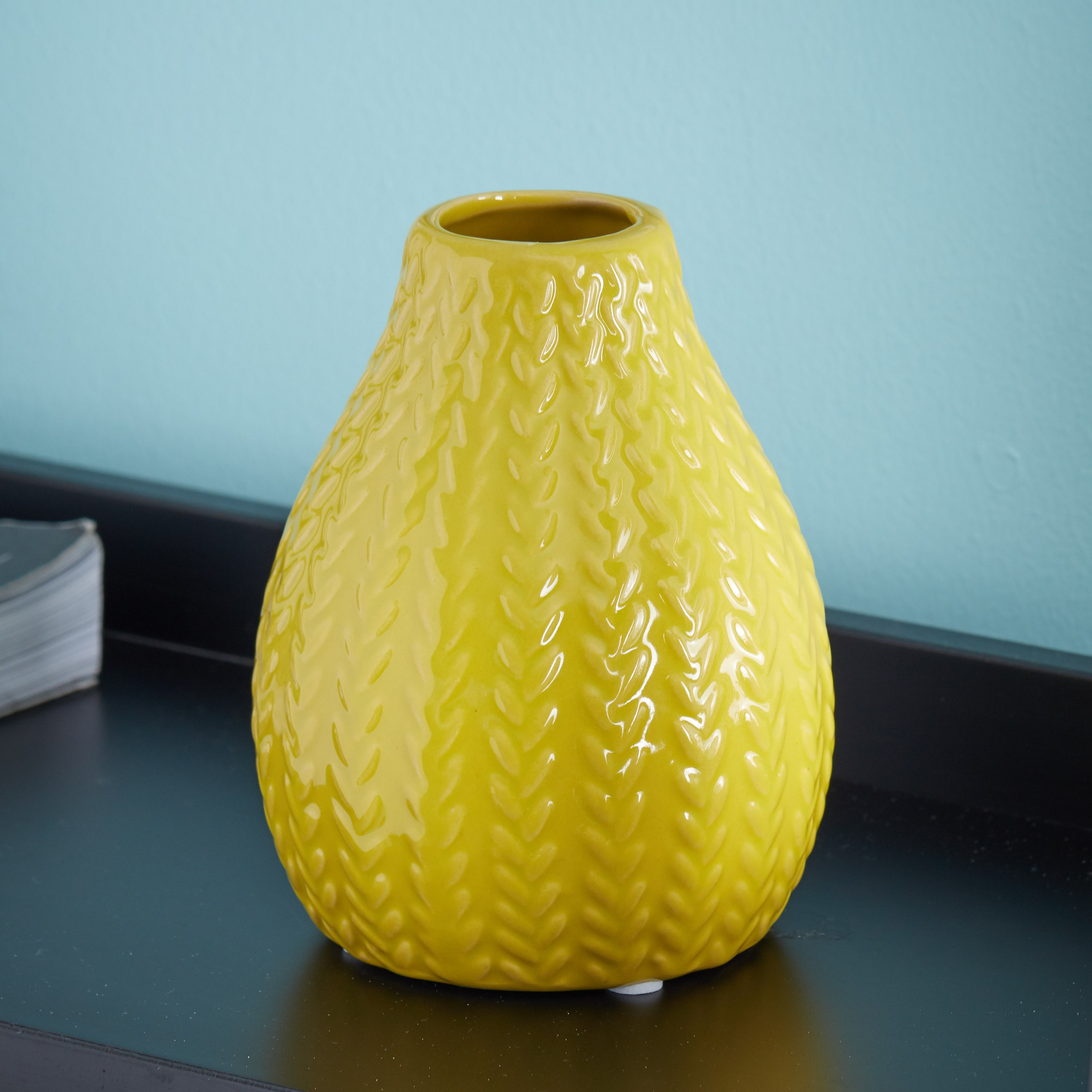 مزهرية سيراميك بارزة الملمس من نولا-hbxbedroom-decorandaccessories-vases-image-3