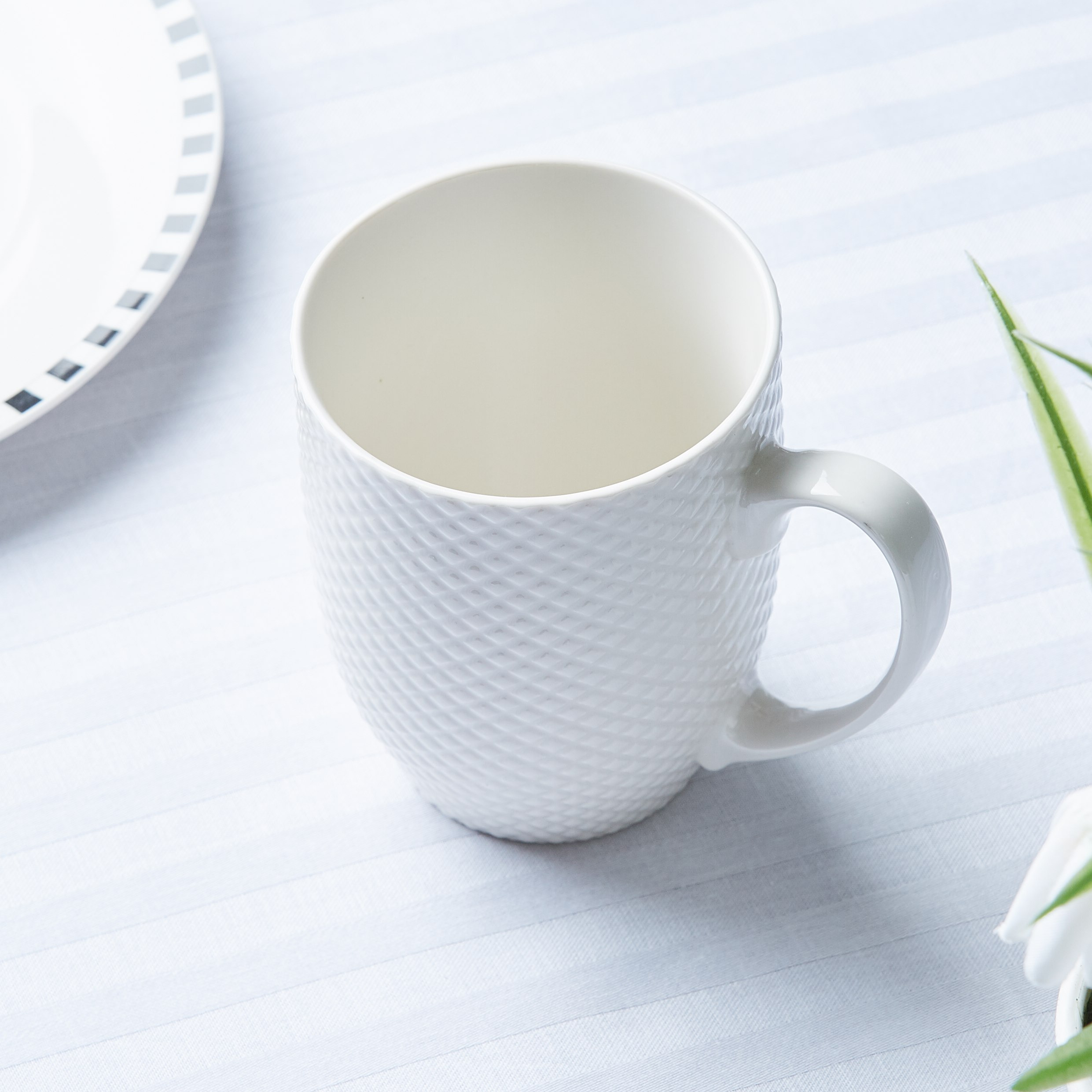 Embossed Mug  - 280 ml-hbxdecorandfurnishings-tabletop-crockery-image-2