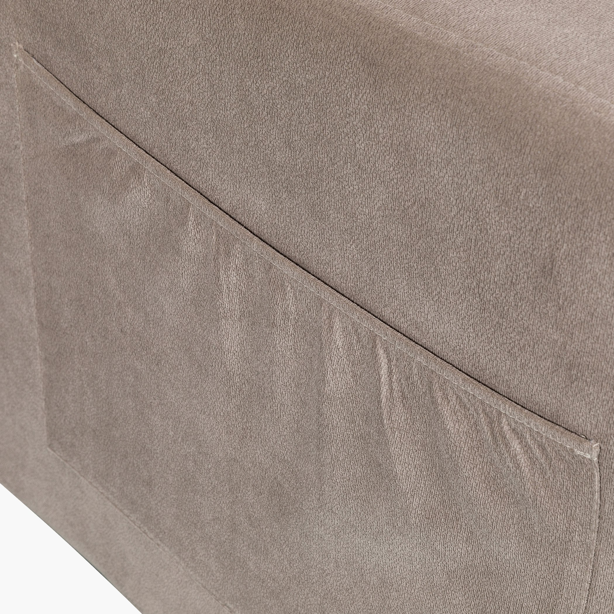 كرسي قماشي مقعد واحد بمساند ذراعين من جاري-hbxlivingroom-sofasandarmchairs-sofas-image-6