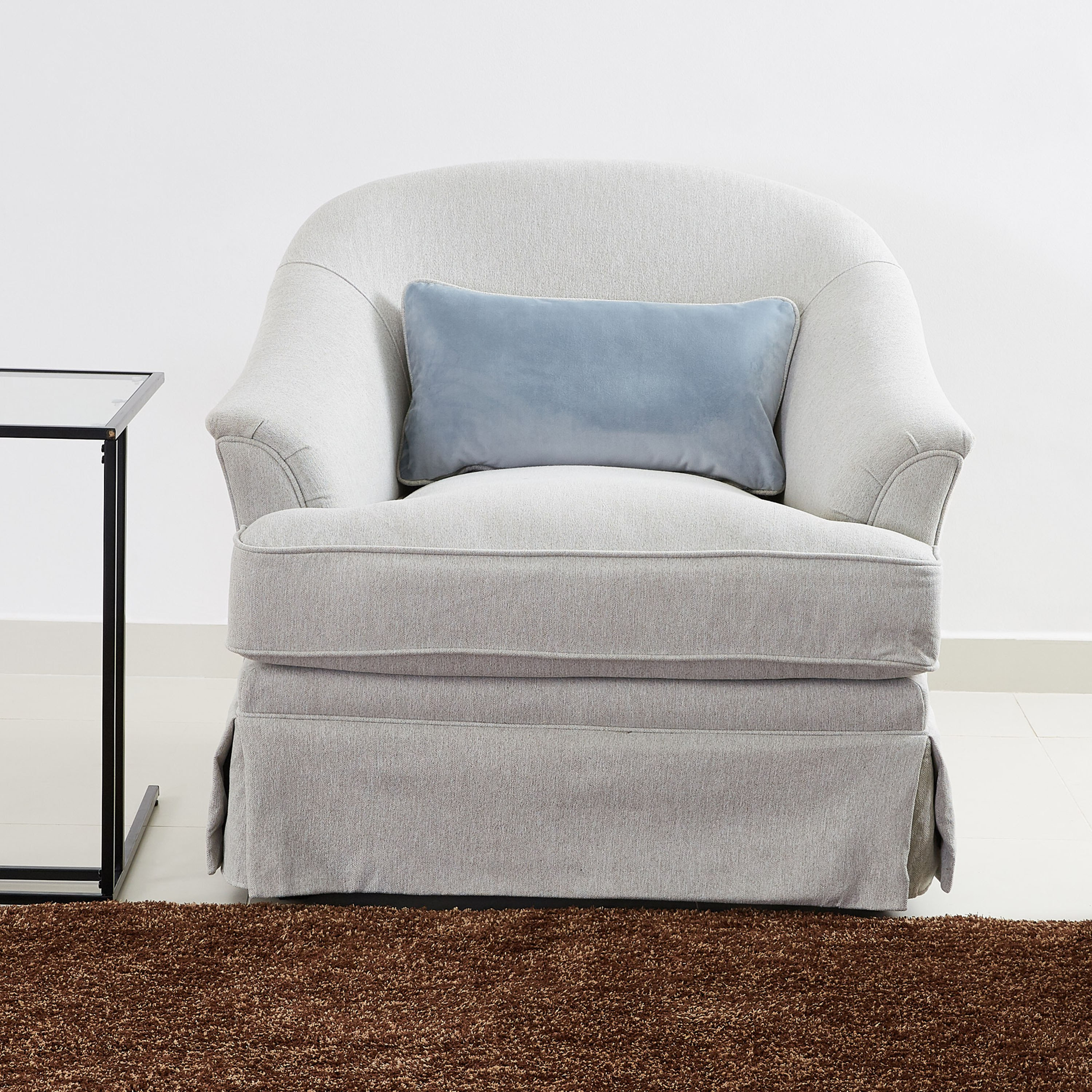 مقعد بمساند ذراعين ووسادة مبعثرة من أوكسفيل-hbxlivingroom-sofasandarmchairs-sofas-image-3
