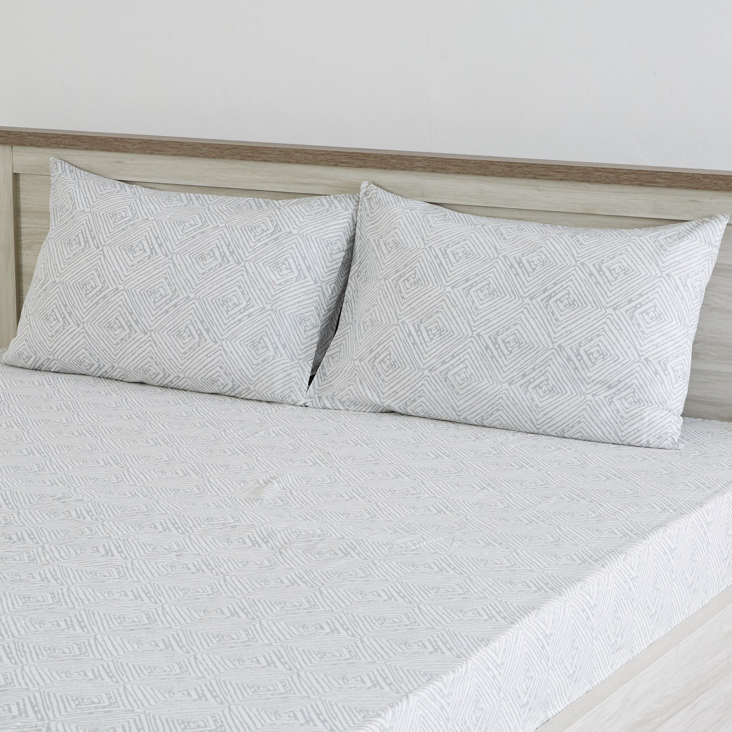 غطاء وسادة بطبعات من هايدن- طقم من قطعتين-hbxhomeware-hbxbedroom-image-1