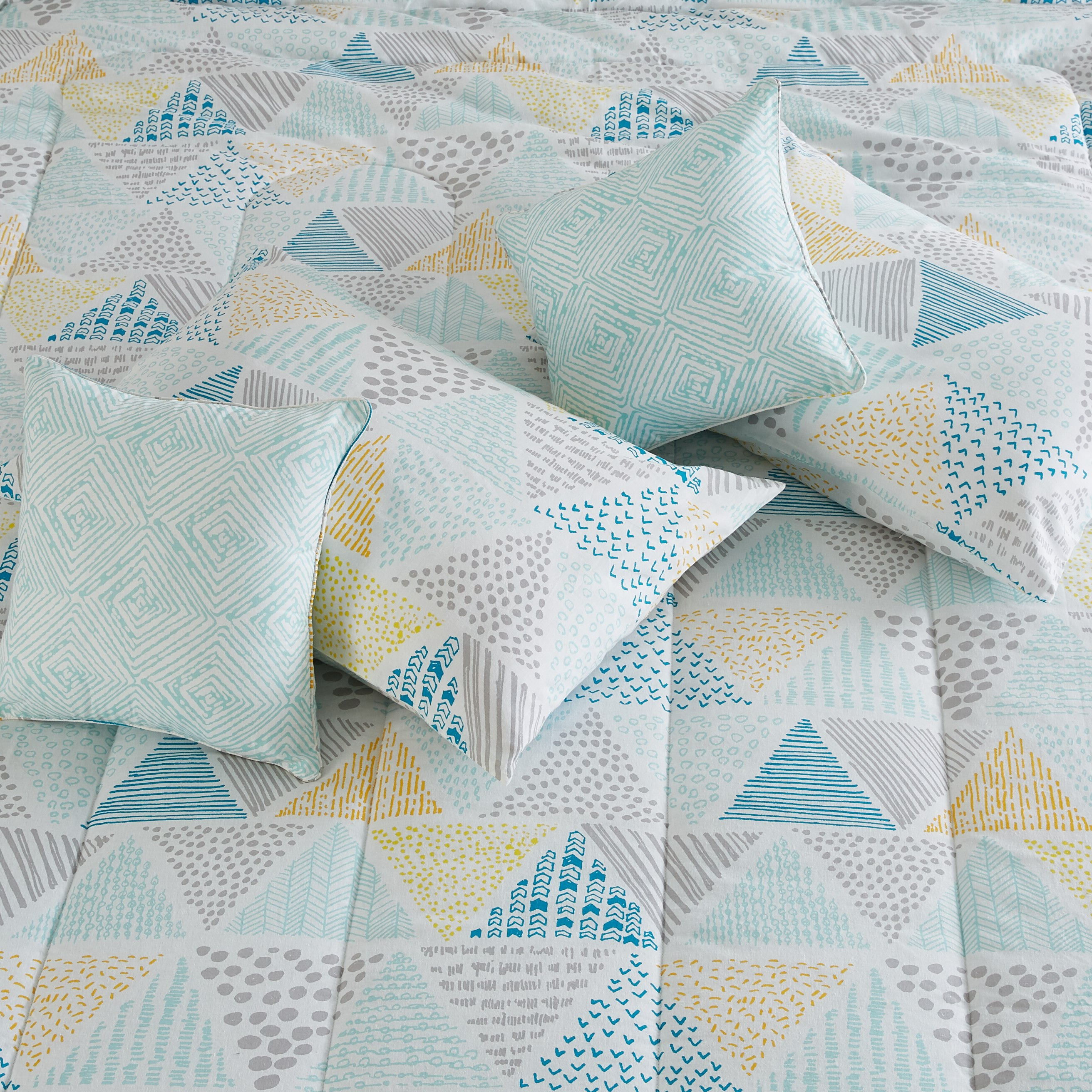 طقم لحاف سوبر كينج 5 قطع من هايدن- 240x240 سم-hbxhomeware-hbxdecorandfurnishings-image-3