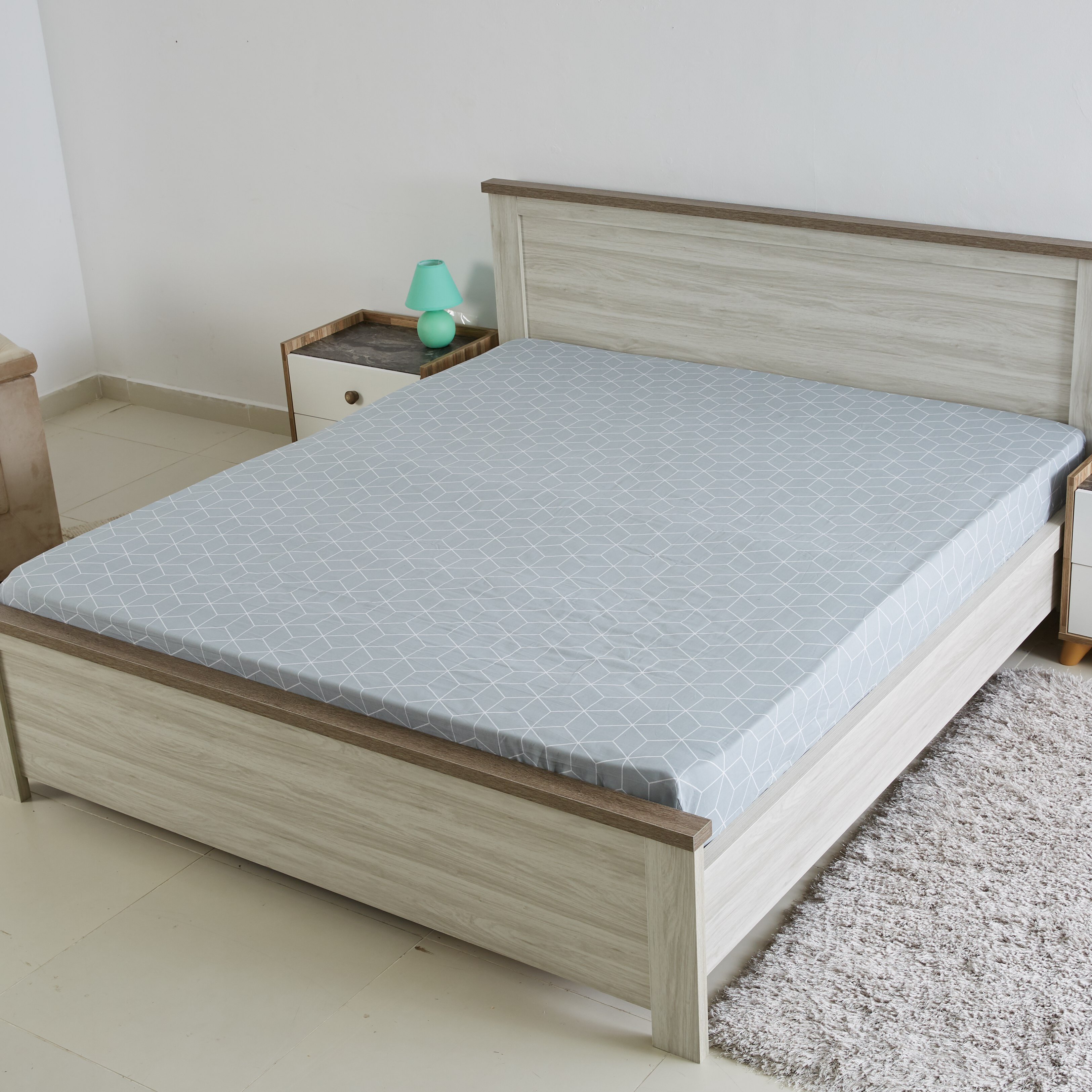 شرشف مطّاطي كينج بطبعات مكعّبات من جيان - 180x200 سم-hbxhomeware-bedding-fittedsheets-image-1