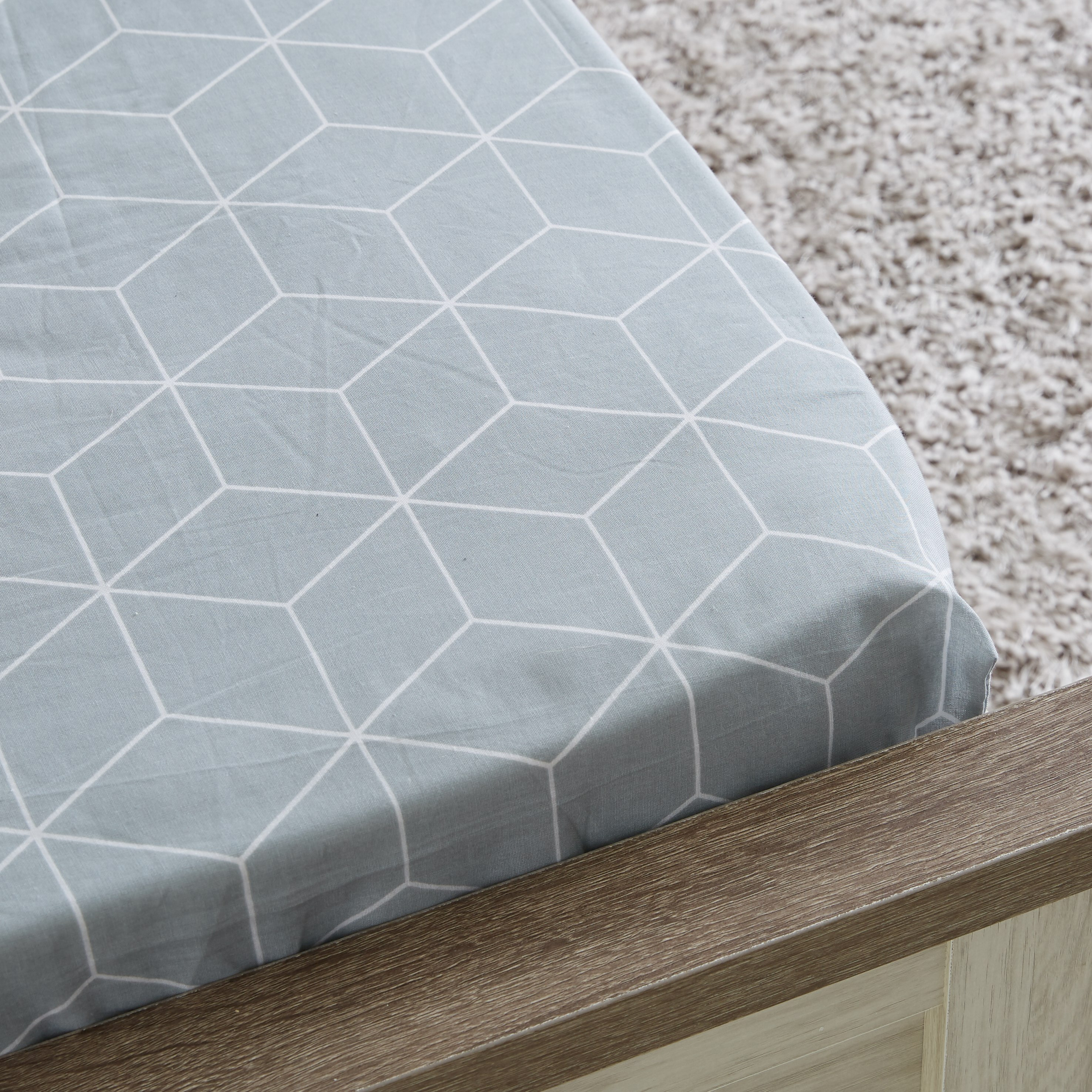 شرشف مطّاطي كينج بطبعات مكعّبات من جيان - 180x200 سم-hbxhomeware-bedding-fittedsheets-image-3