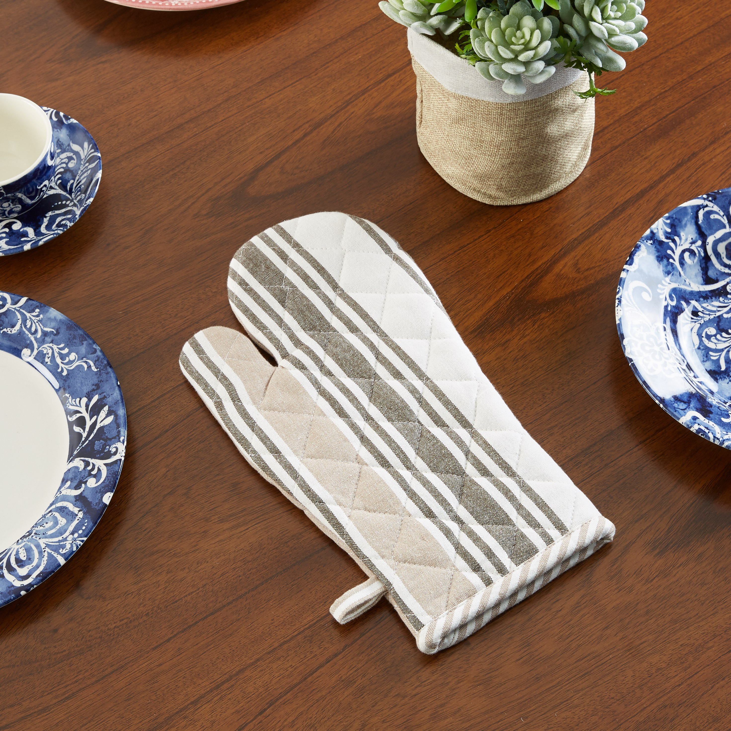 Native Striped Oven Mitten-hbxdecorandfurnishings-homefurnishings-tablelinens-image-1
