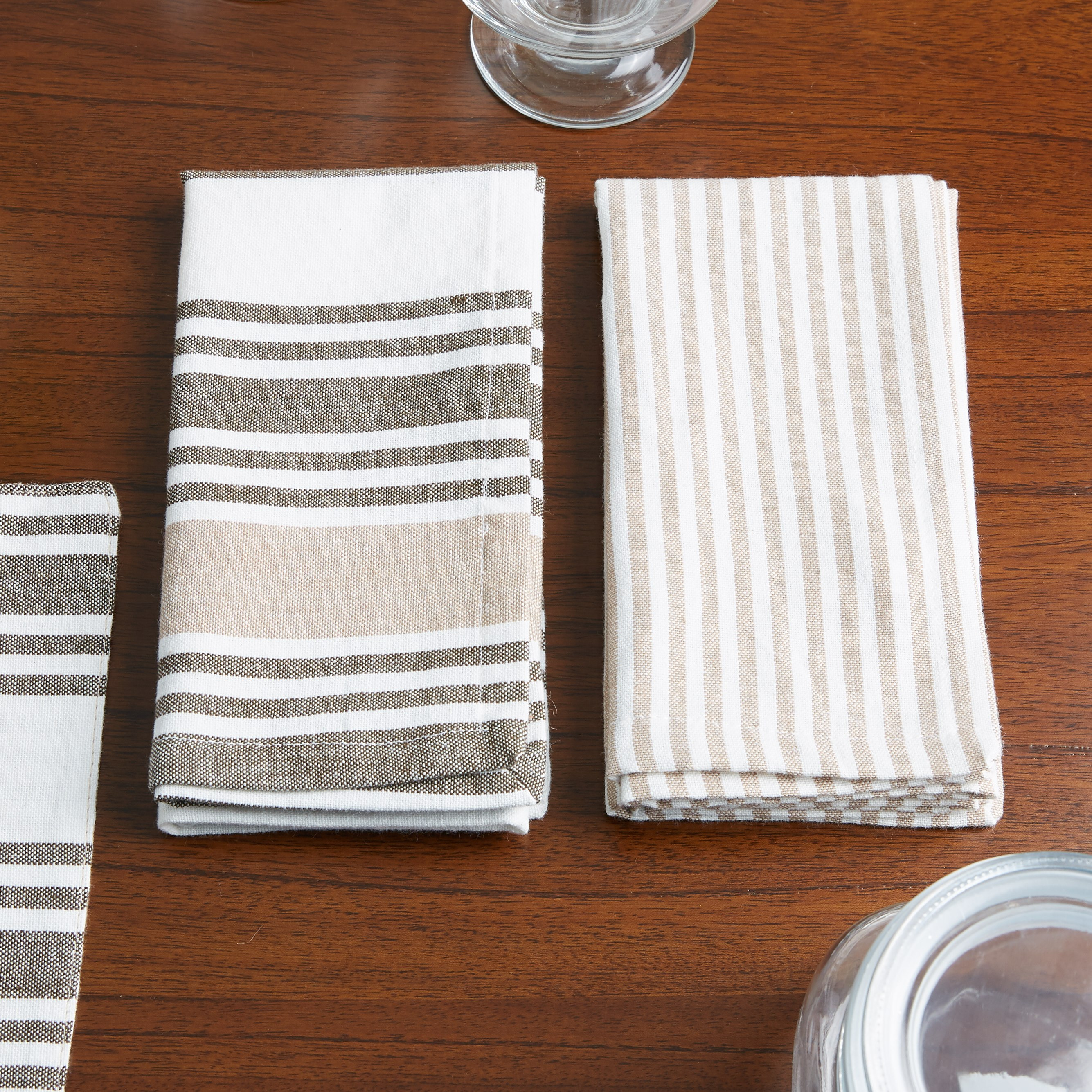 طقم مناديل مقلّمة  ـ من قطعتين-hbxdecorandfurnishings-homefurnishings-tablelinens-image-1