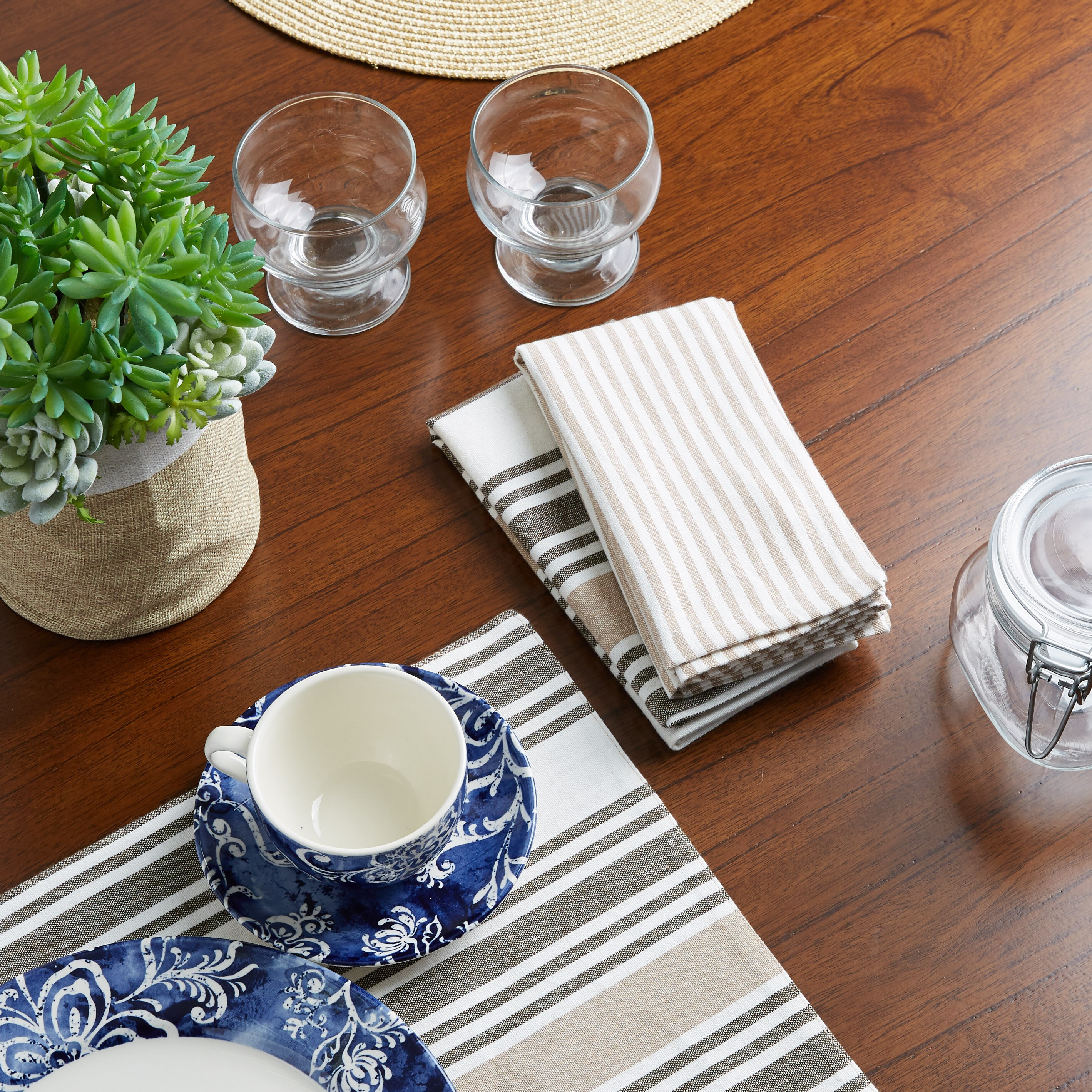 طقم مناديل مقلّمة  ـ من قطعتين-hbxdecorandfurnishings-homefurnishings-tablelinens-image-4