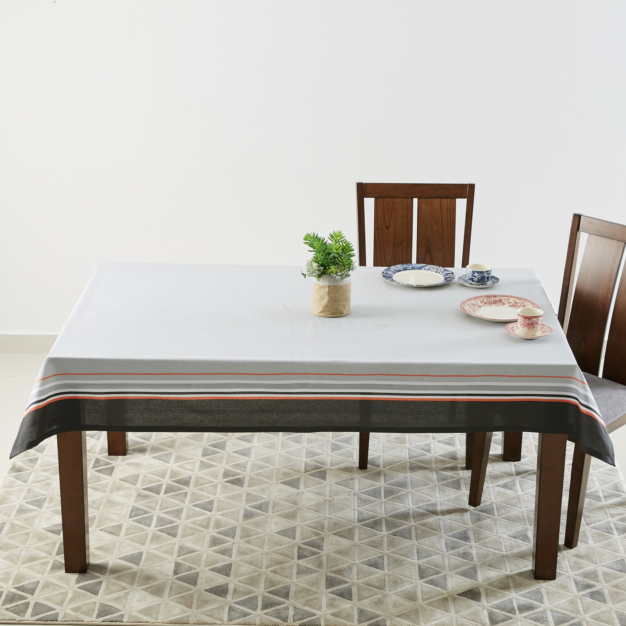 غطاء طاولة مقلّم أدوري - 150x200 سم-hbxdecorandfurnishings-homefurnishings-tablelinens-image-4