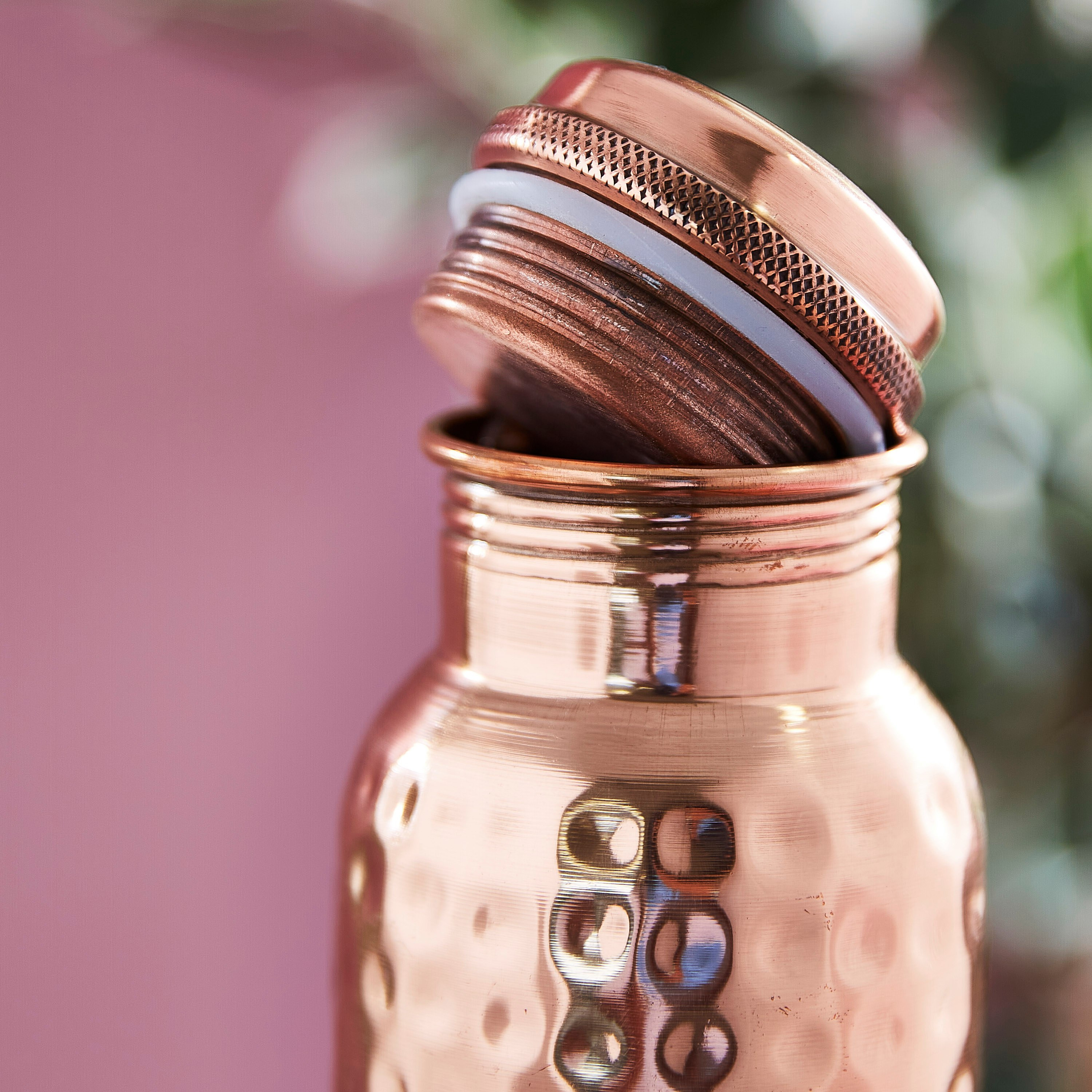 قارورة مطروقة من النحاس - 1 لتر-hbxhomeware-diningandtabletop-bottles-image-3