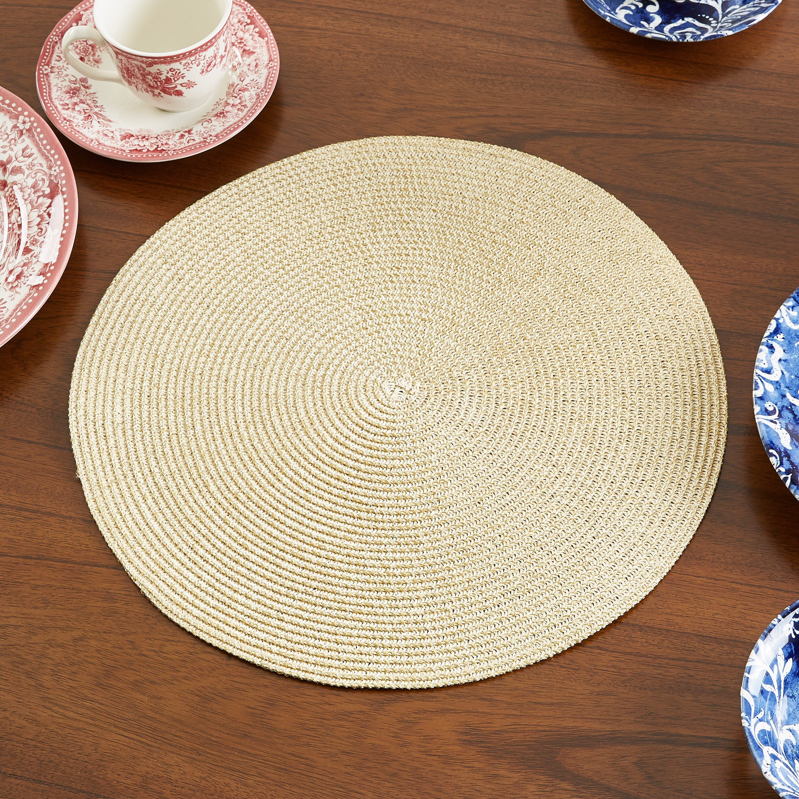 لبادة صحون مستديرة بارزة الملمس من جالاكسي-hbxdecorandfurnishings-homefurnishings-tablelinens-image-1