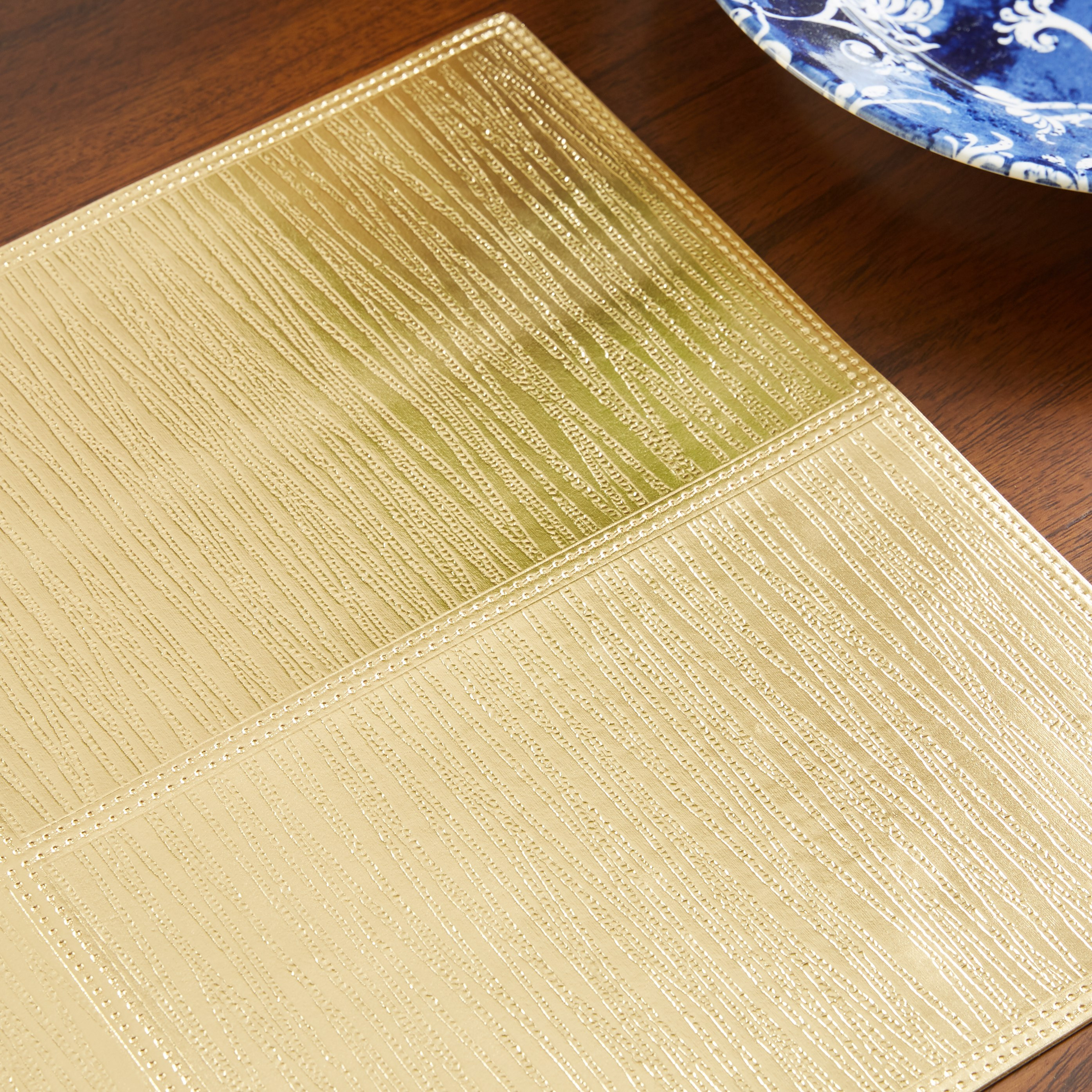 لبادة صحون بارزة الملمس من إيما-hbxdecorandfurnishings-homefurnishings-tablelinens-image-2