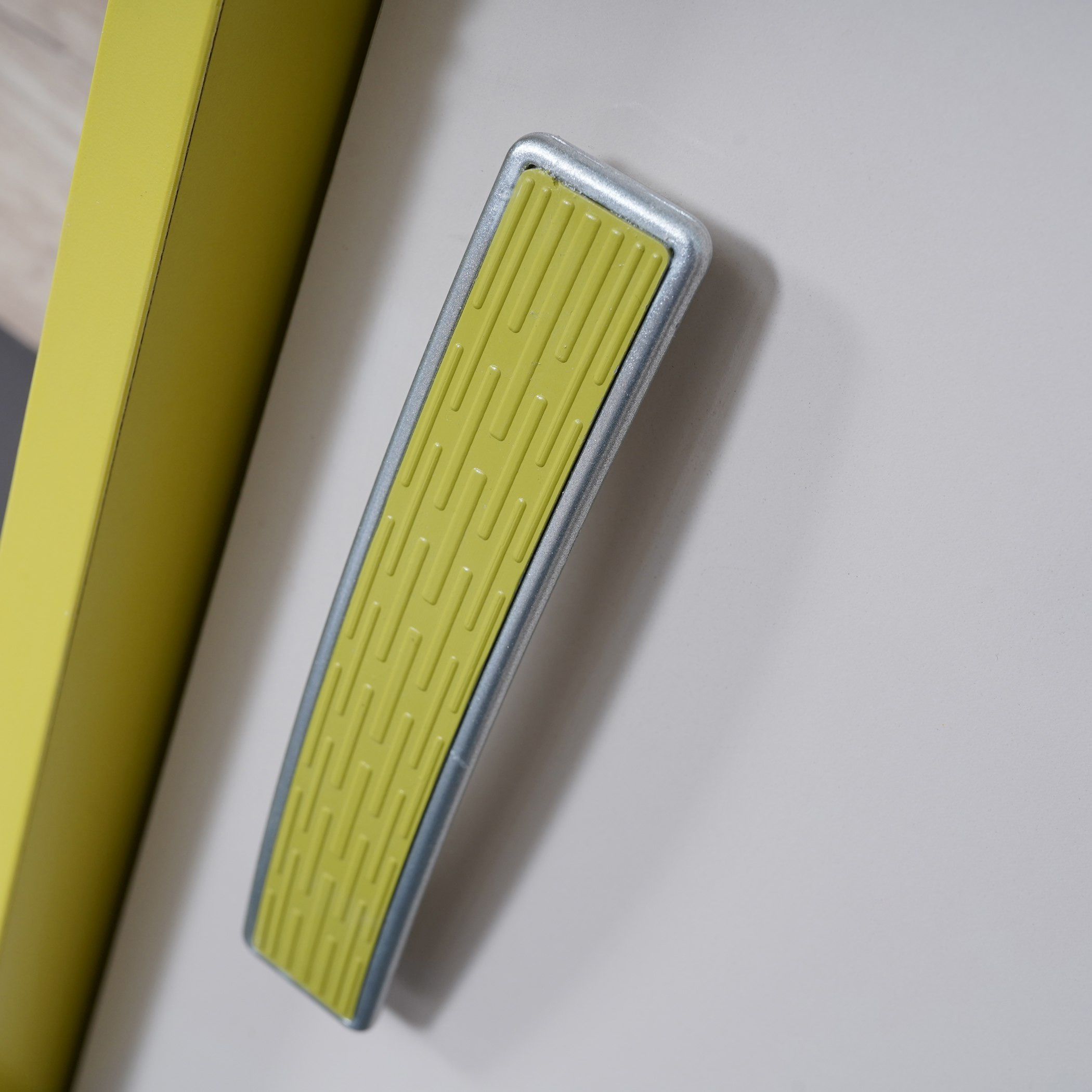 طاولة تزيين بباب واحد وثلاثة أدراج دون مرآة - ميونيخ من موڤو-hbxfurniture-kidsroom-kidsdressersandmirrors-image-6