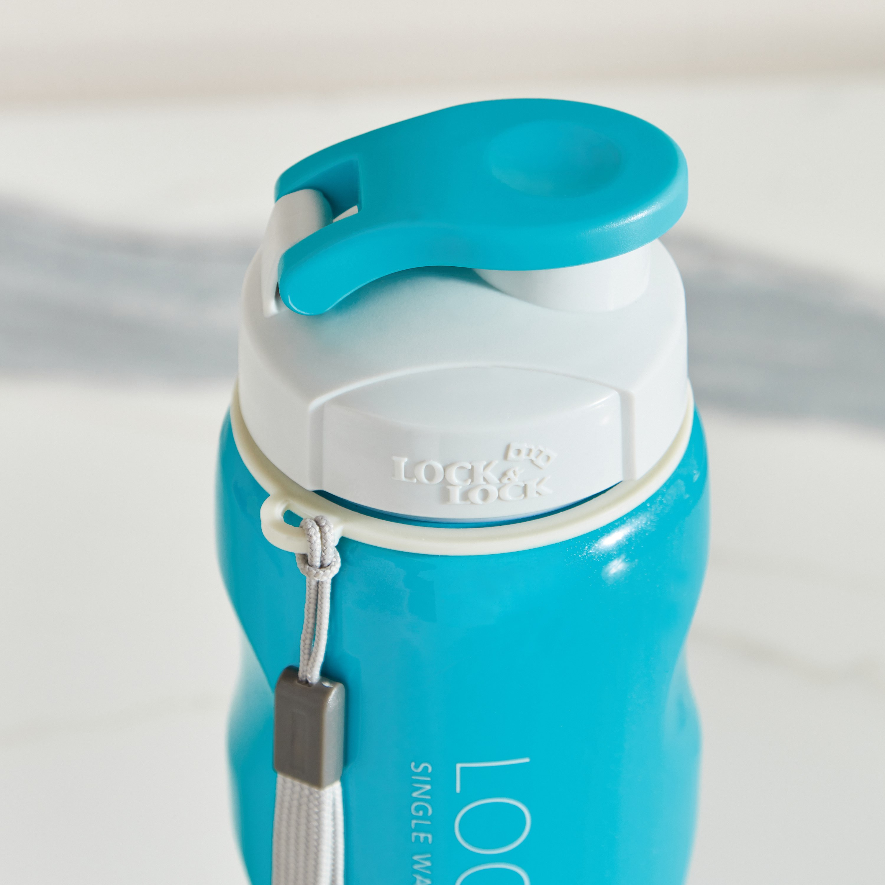 Lock & Lock Stainless Steel Water Bottle - 550 ml-hbxhomeware-hbxkitchen-image-3