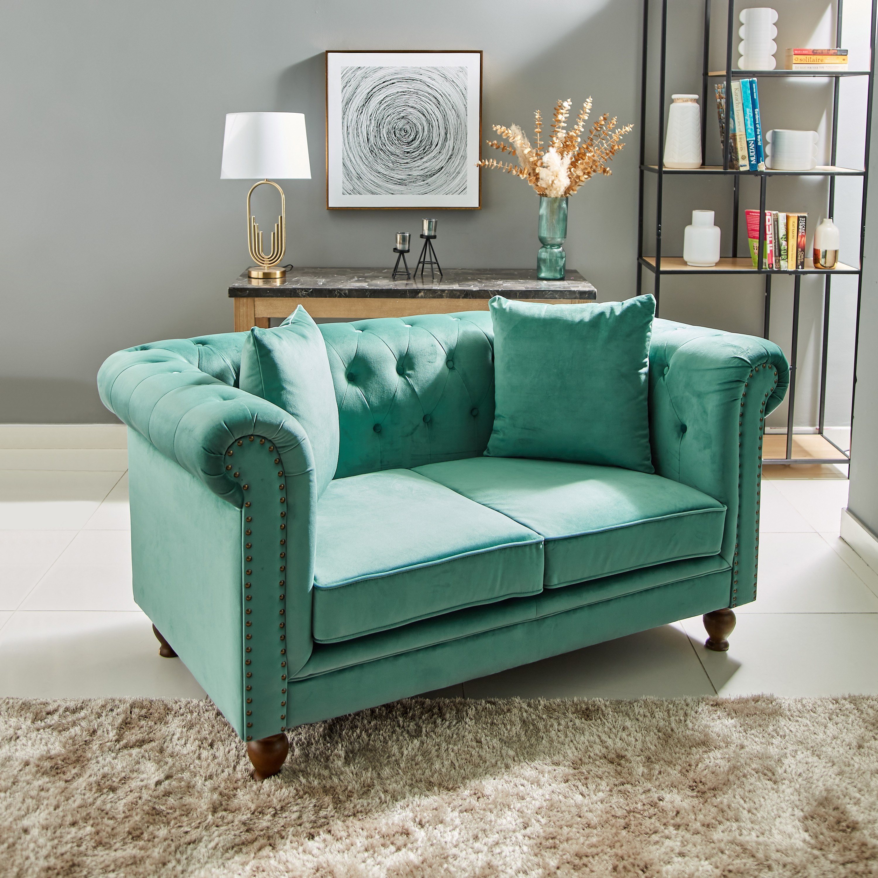 كنبة مخمل معنقدة مقعدين ووسادتين من صوفيا-hbxlivingroom-sofasandarmchairs-sofas-image-2
