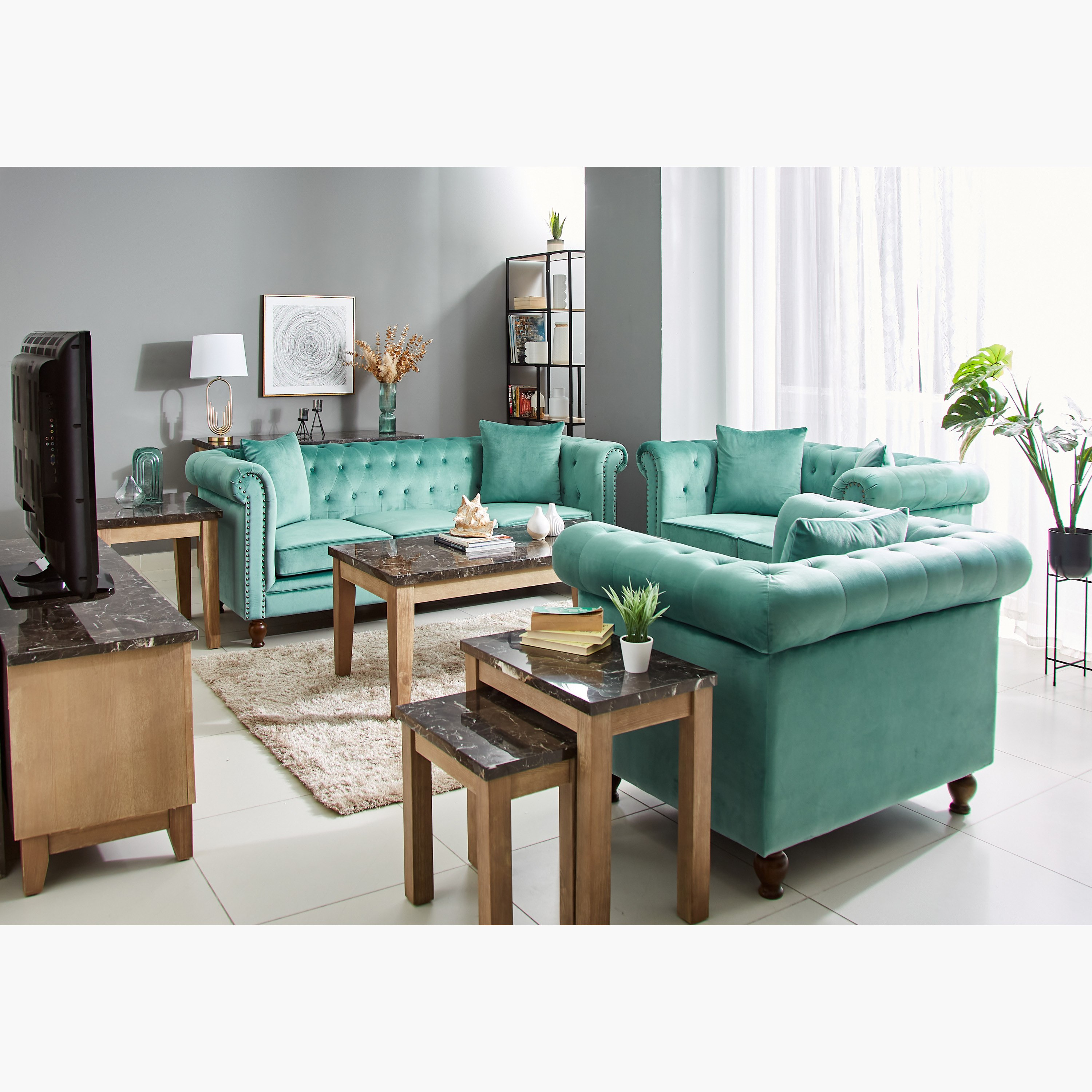 كرسي مخمل معنقد مقعد واحد بمساند ذراعين ووسادة من صوفيا-hbxlivingroom-sofasandarmchairs-sofas-image-6