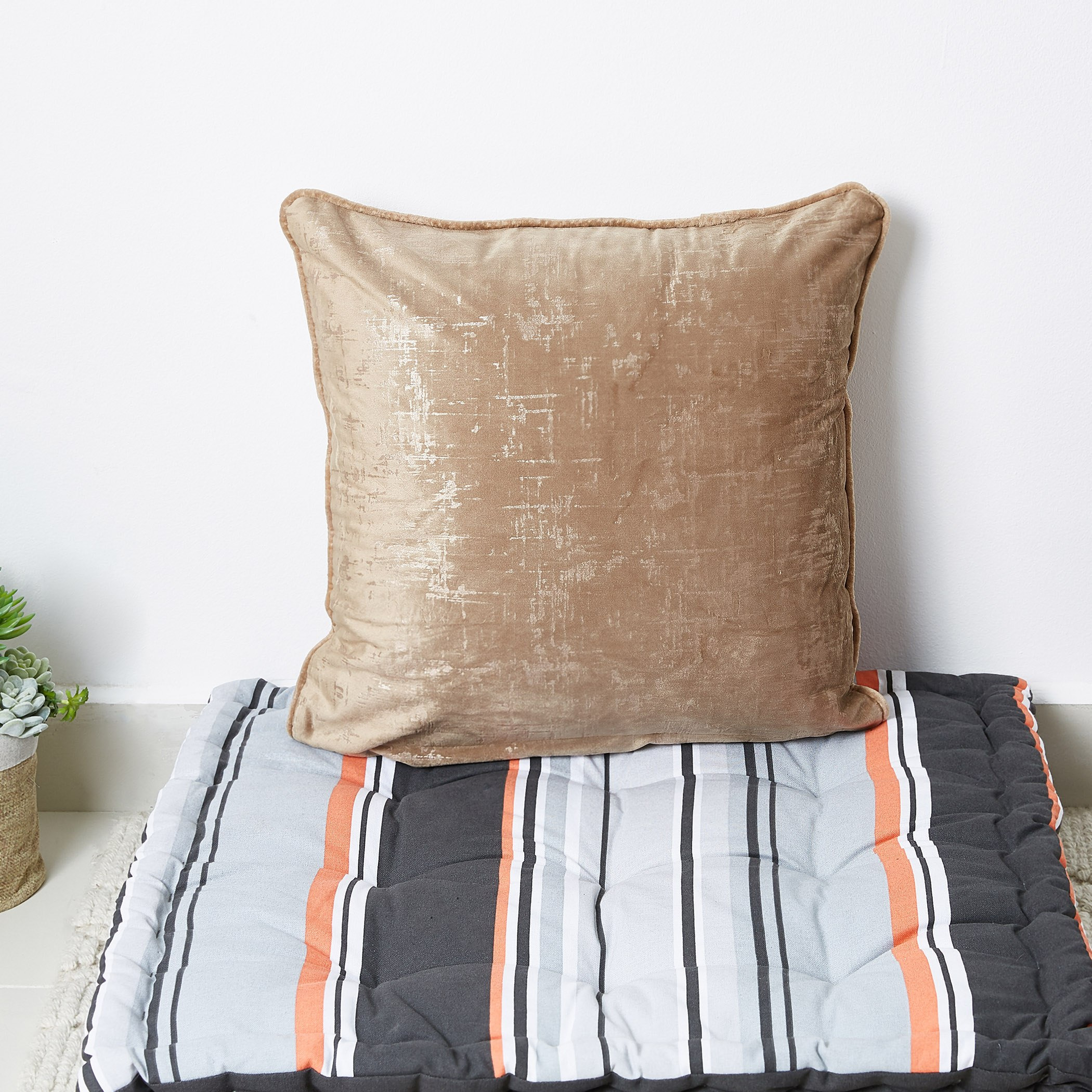 غطاء وسادة مخملي بطبعات من أودري - 45x45 سم-hbxhomeware-cushionsandcovers-cushioncovers-image-1