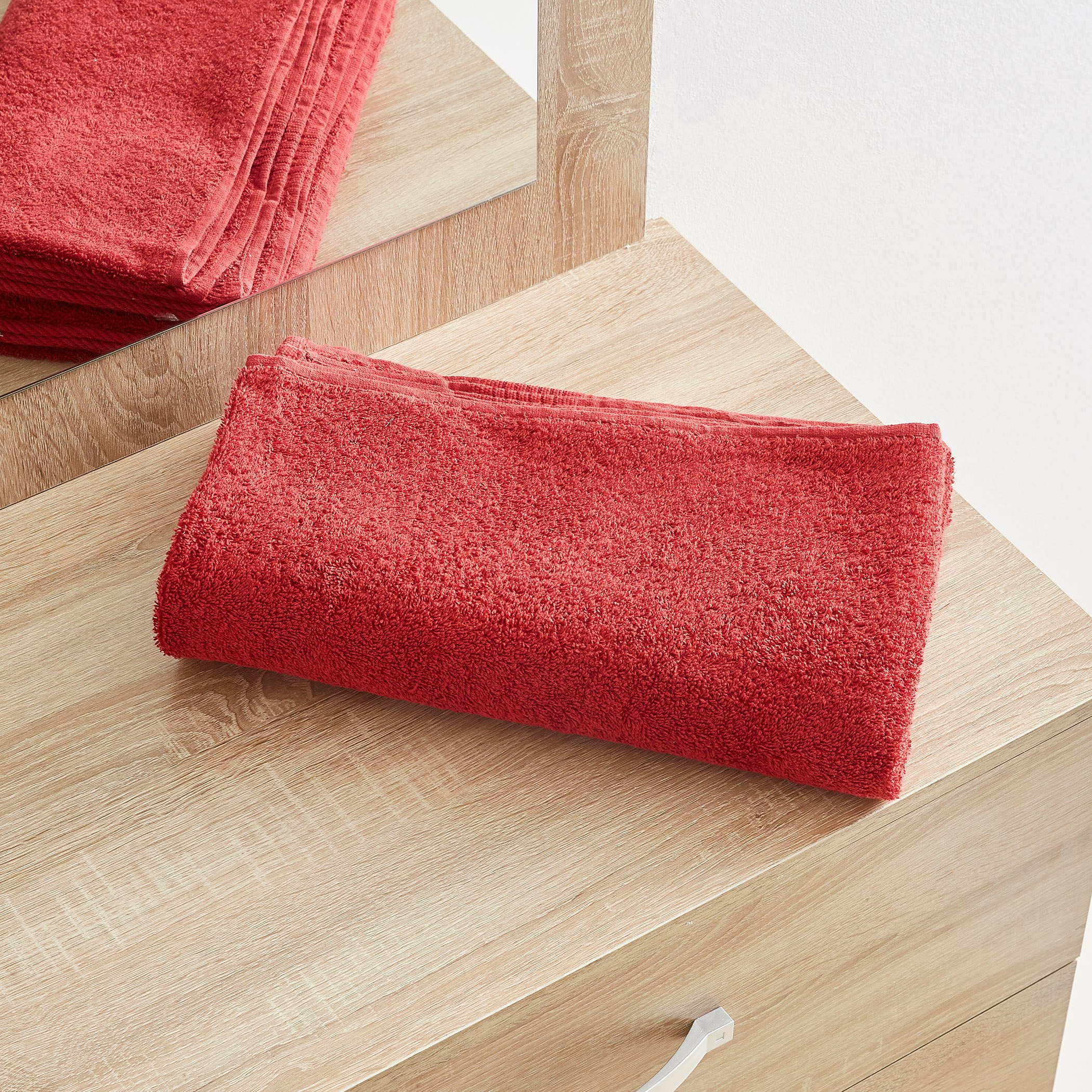 Essential Carded Bath Towel - 70x140 cm-hbxbathroom-bathroomtextiles-image-1