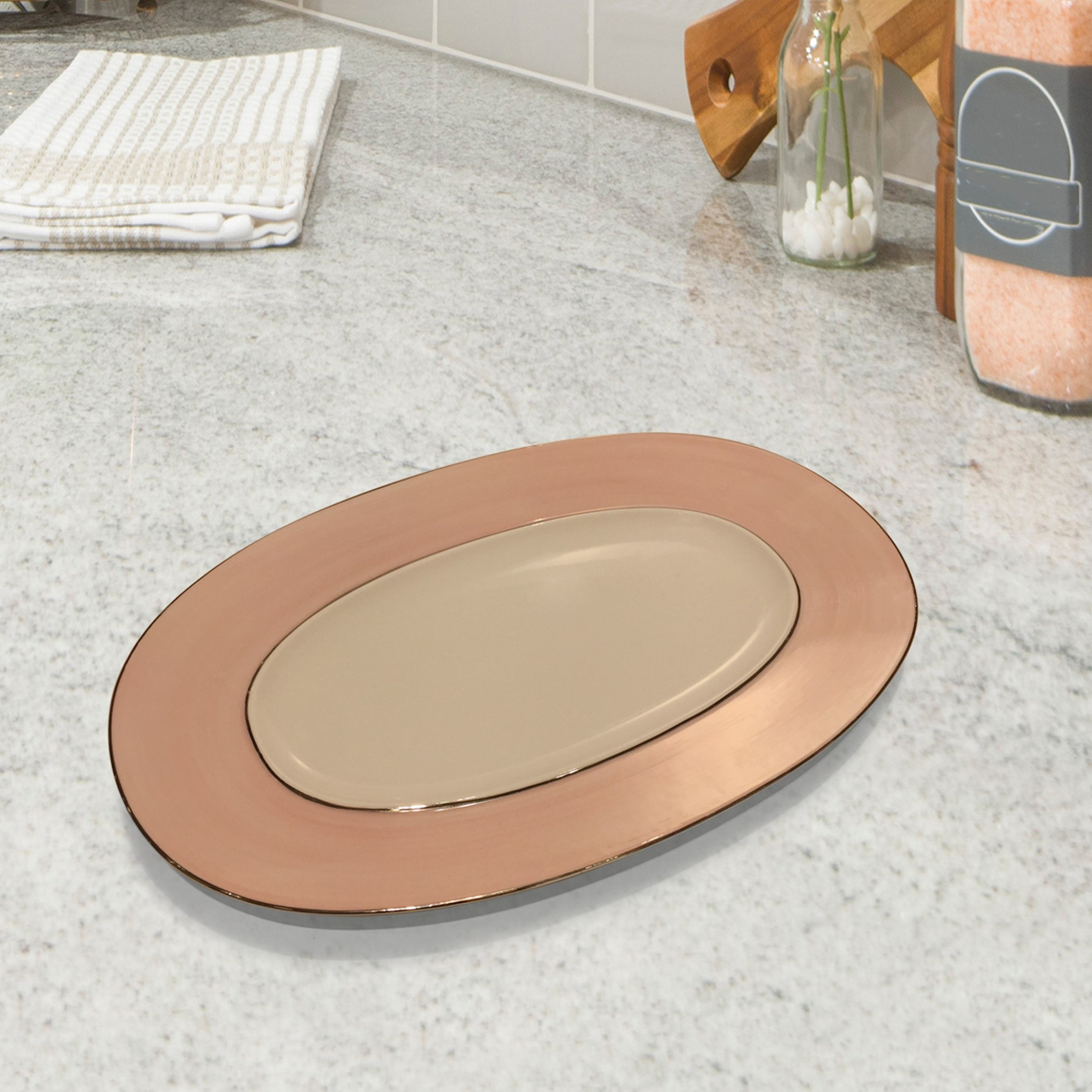 صحن بيضاوي مزدوج اللون من إليجانت- 38 سم-hbxdecorandfurnishings-tabletop-crockery-image-1