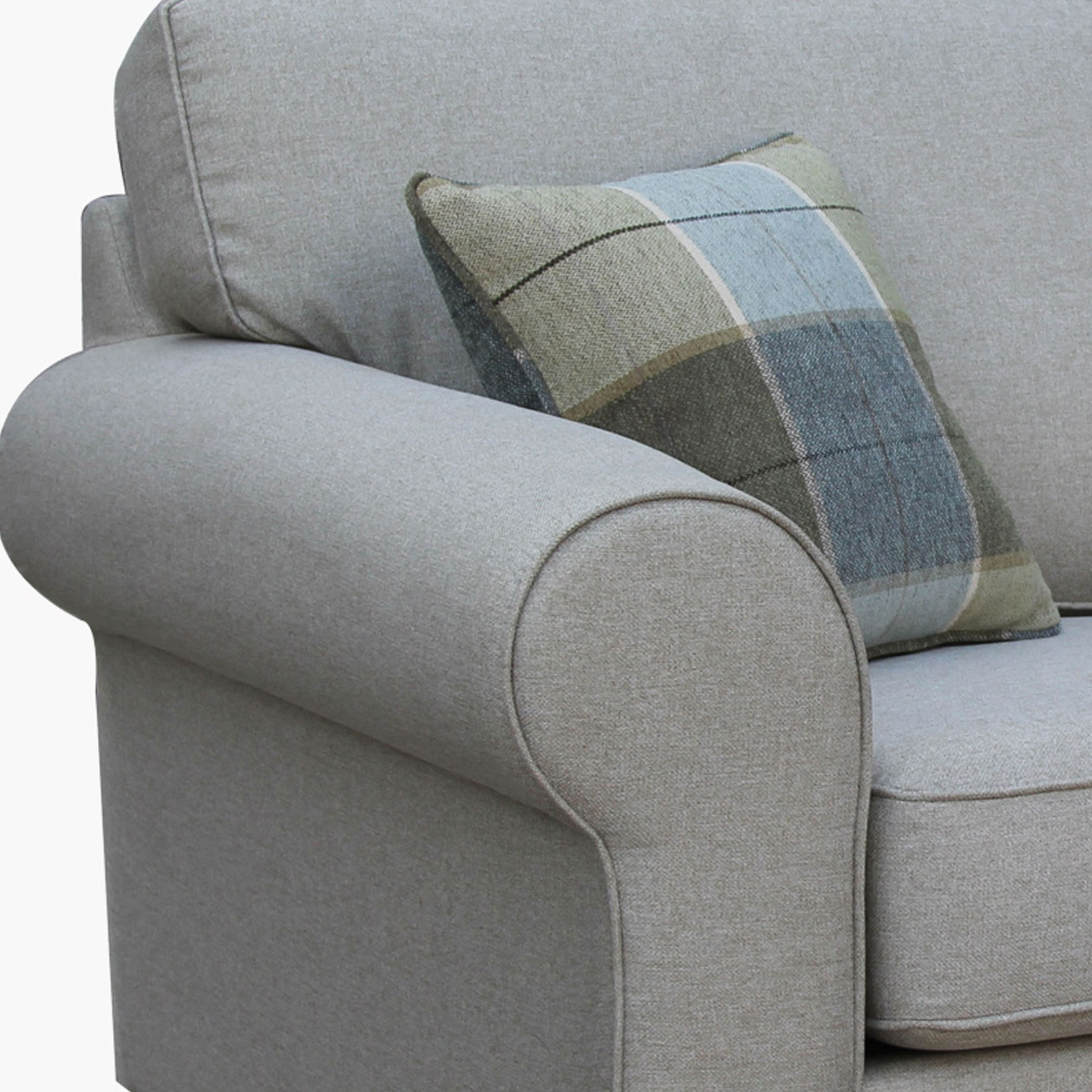 كنبة بمقعدين ووسادتين من فيكتوريا-hbxlivingroom-sofasandarmchairs-sofas-image-5