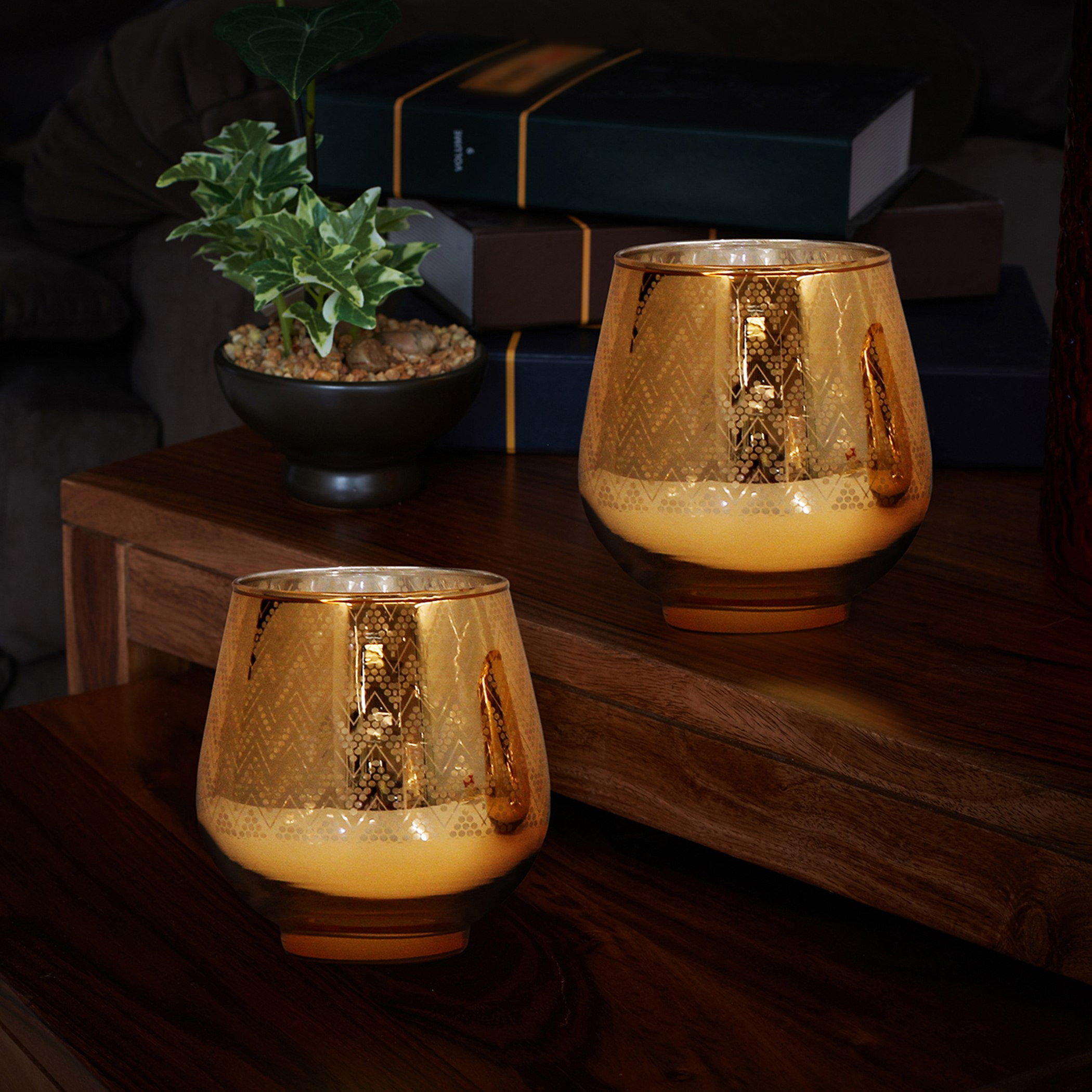 حامل شموع زجاجي على شكل بيضة بطبعات معمارية - طقم من قطعتين-hbxlivingroom-decorandaccessories-candleholders-image-1