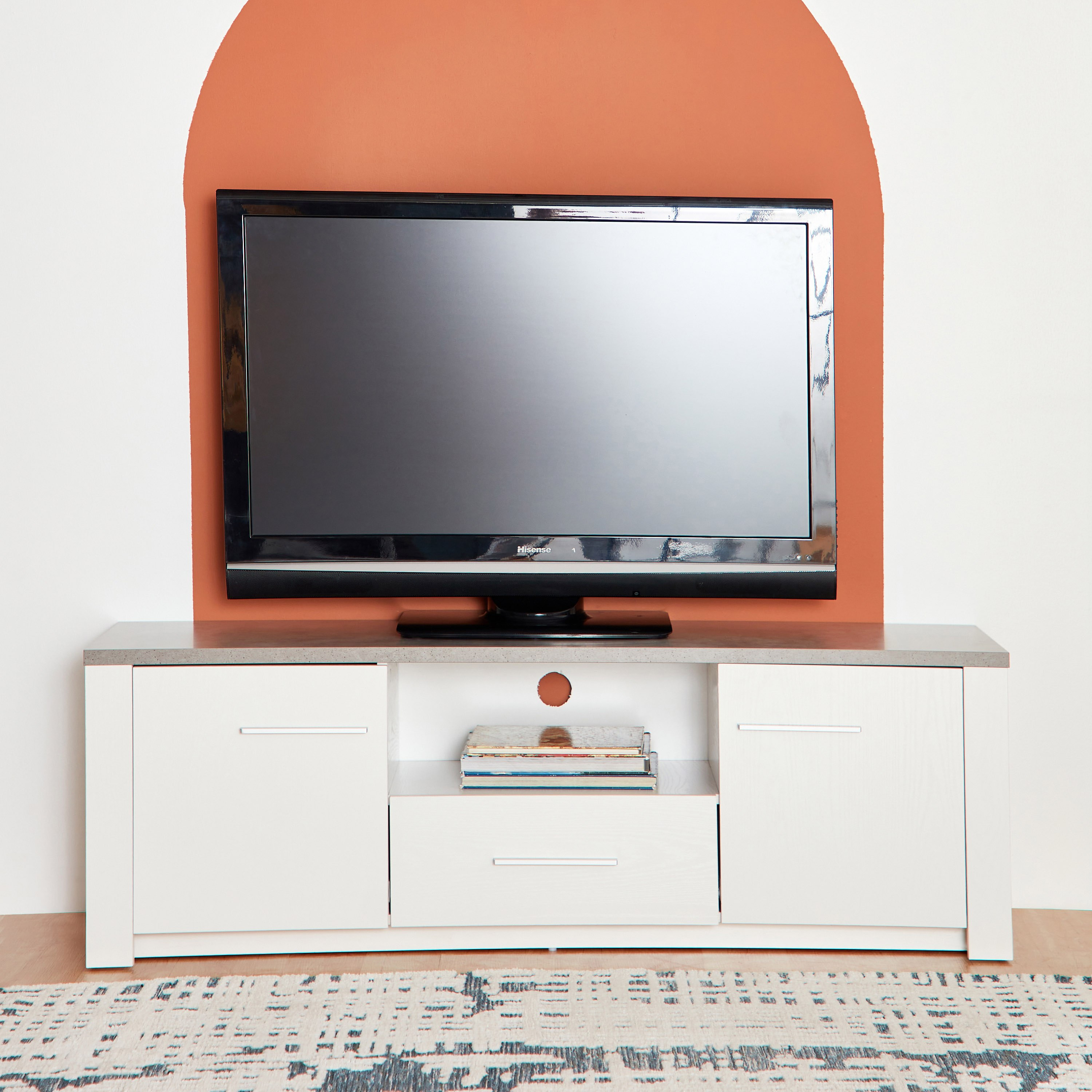 وحدة تلفاز منخفضة بدرج واحد لأجهزة تلفاز حتى 65 بوصة من سيدني-hbxlivingroom-mediaunitsandstorage-tvunits-image-2