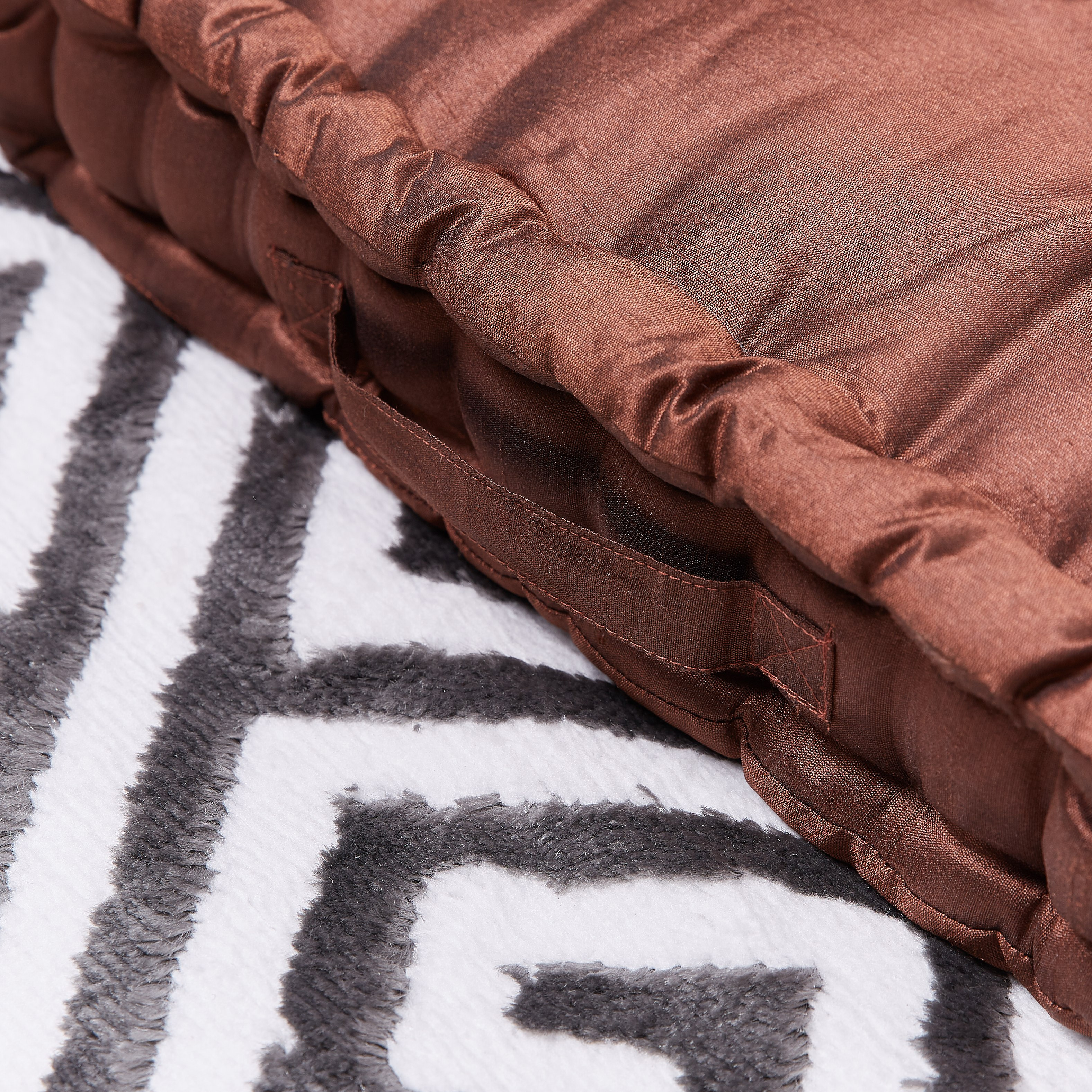 وسادة أرضية معنقدة من دوبيوني - 50x50 سم-hbxhomeware-hbxdecorandfurnishings-image-3