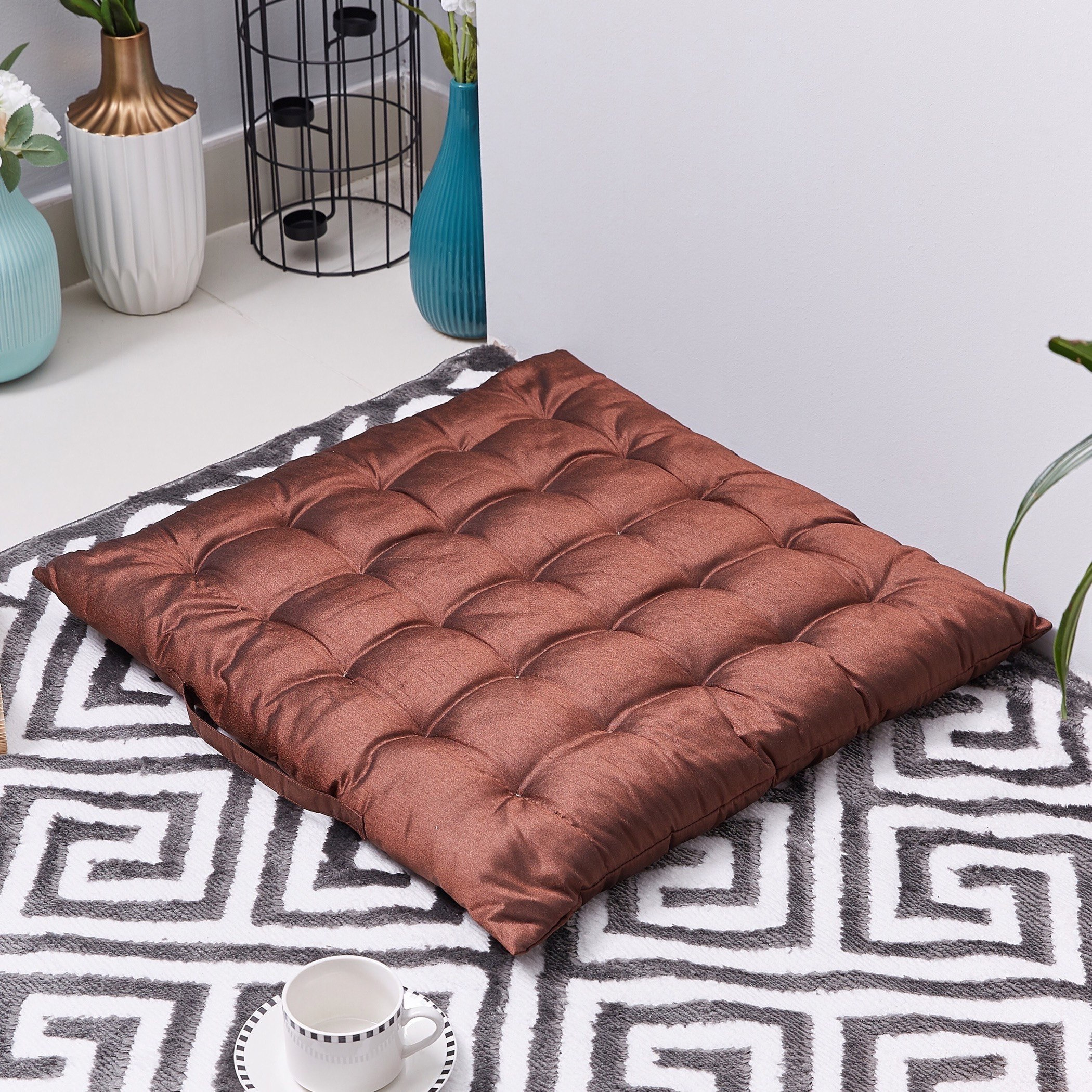 وسادة أرضية معنقدة من دوبيوني - 60x60 سم-hbxhomeware-hbxdecorandfurnishings-image-1