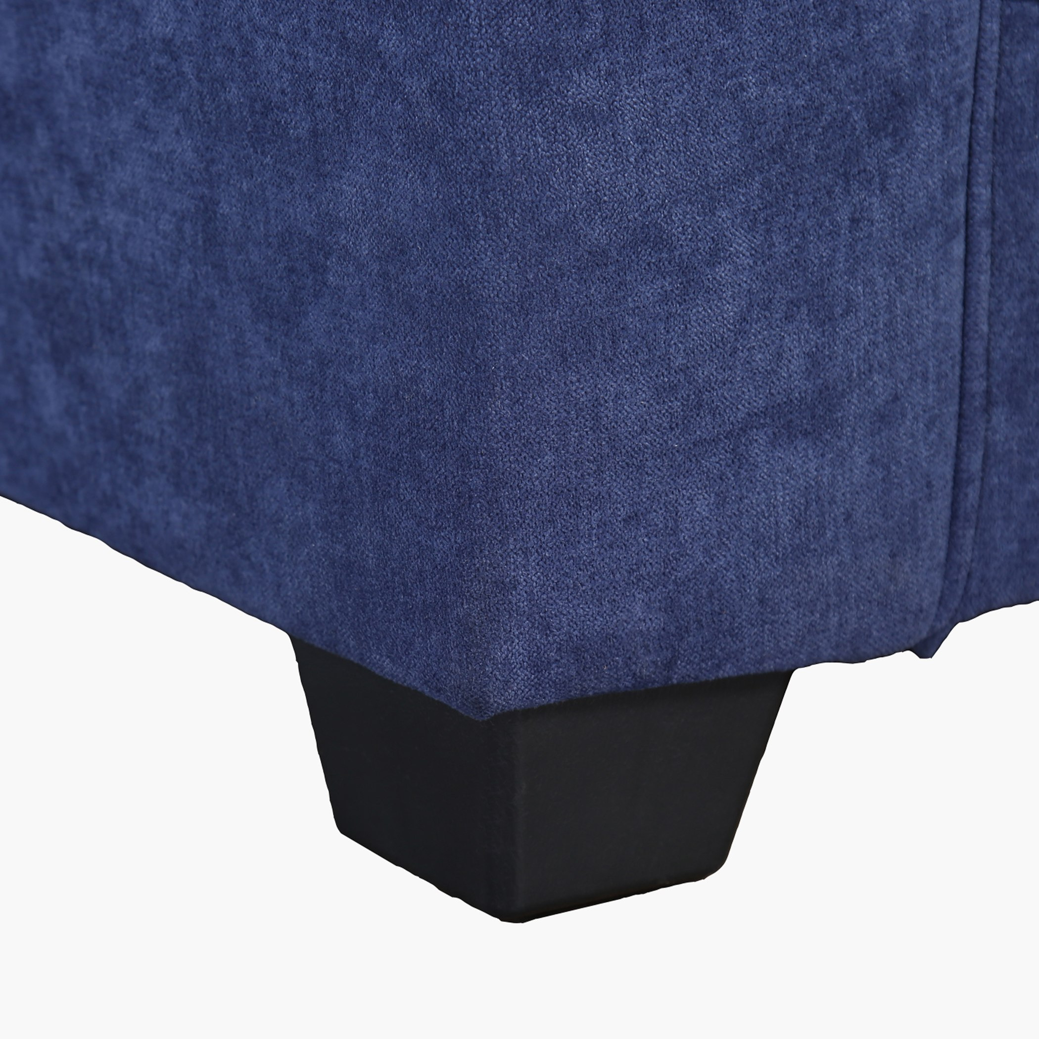 كنبة بـ3 مقاعد و3 وسائد من نيستون-hbxlivingroom-sofasandarmchairs-sofas-image-4