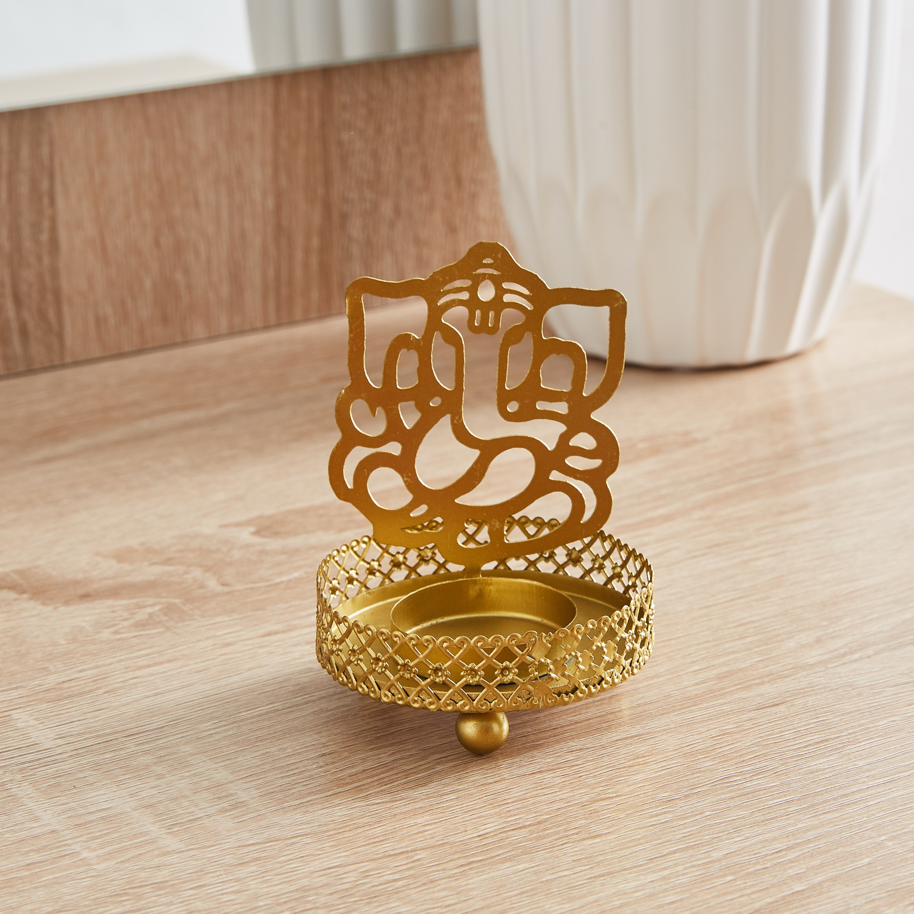حامل شموع بتصاميم مفرغة شكل الإلهة جوتشيا-hbxlivingroom-decorandaccessories-candleholders-image-2