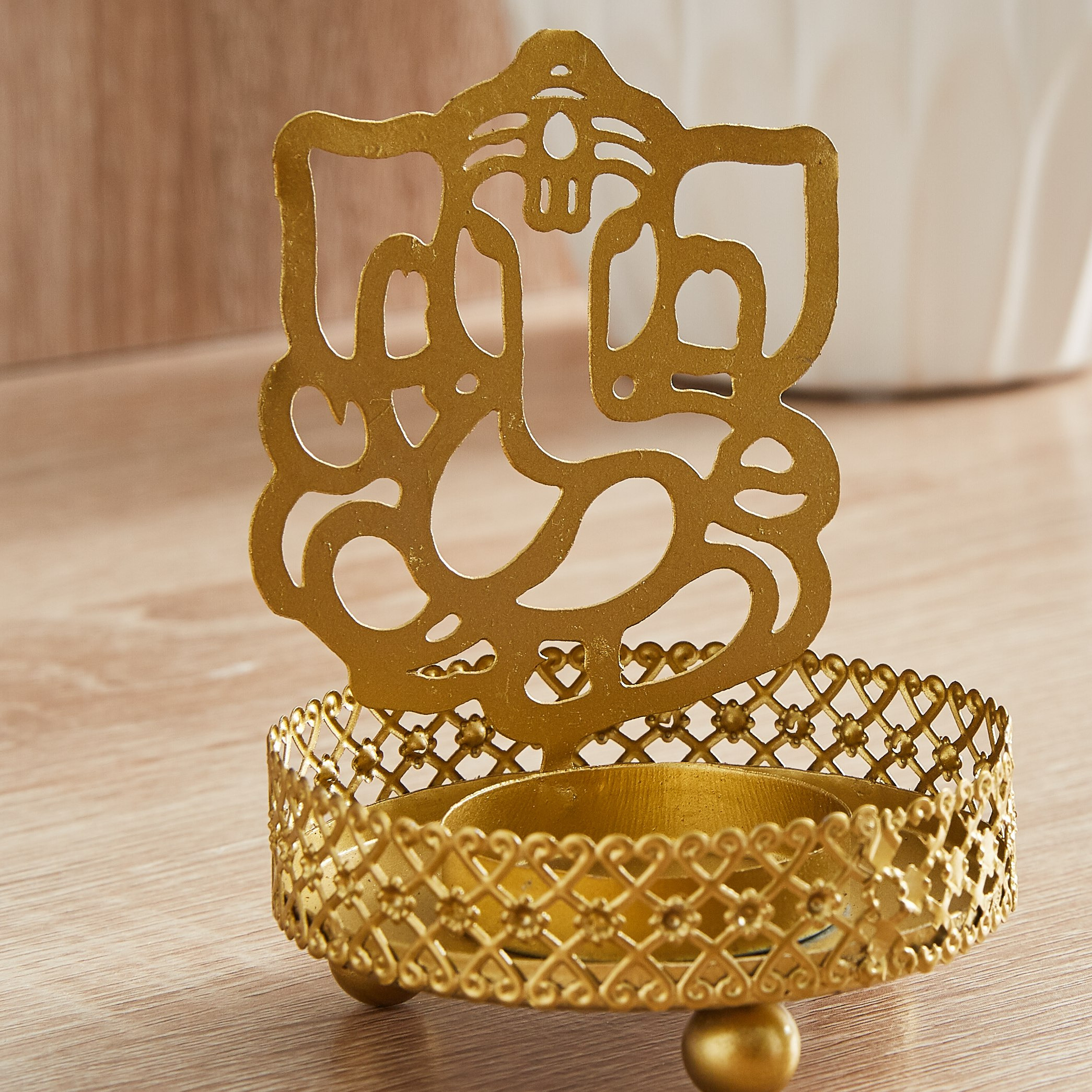 حامل شموع بتصاميم مفرغة شكل الإلهة جوتشيا-hbxlivingroom-decorandaccessories-candleholders-image-3