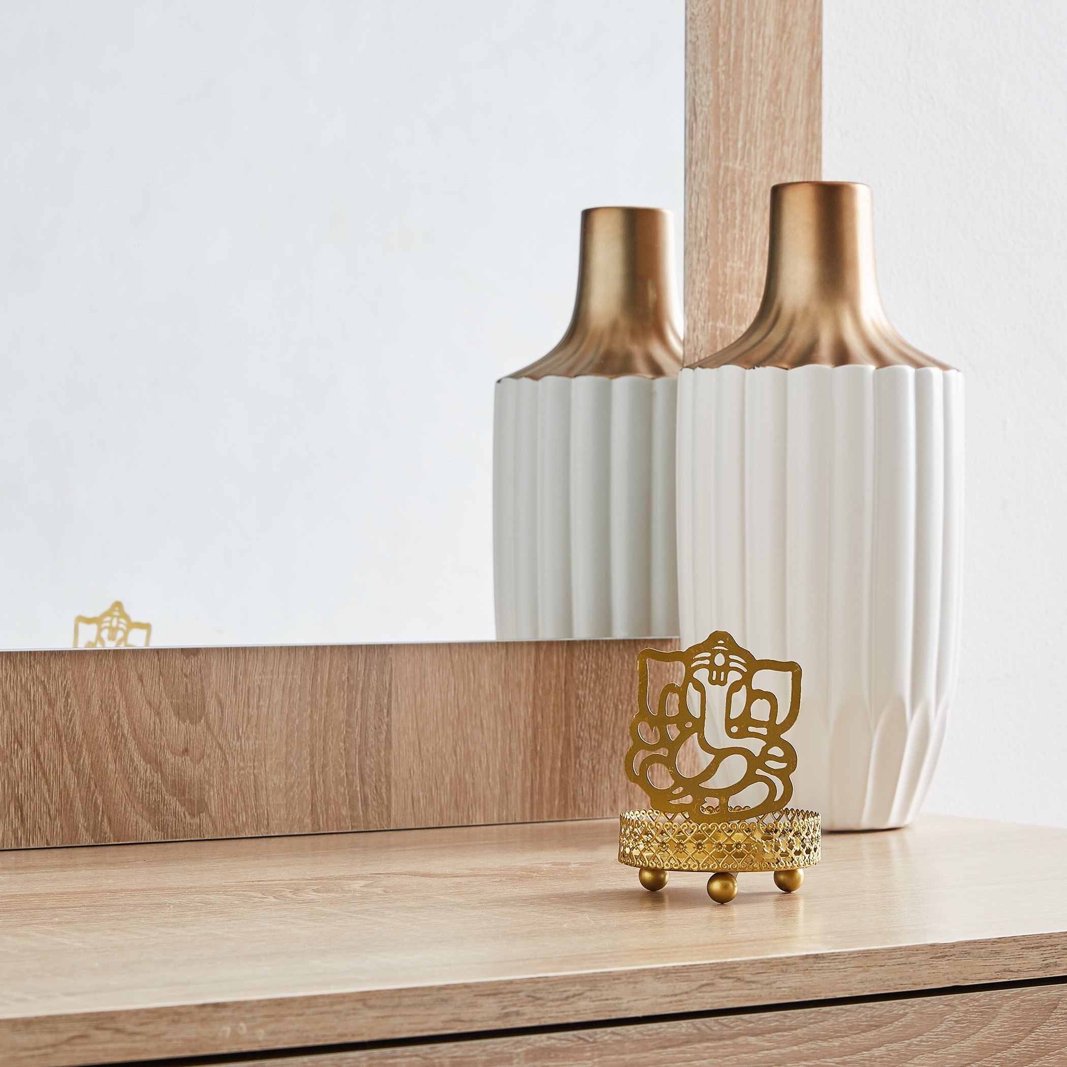 حامل شموع بتصاميم مفرغة شكل الإلهة جوتشيا-hbxlivingroom-decorandaccessories-candleholders-image-4