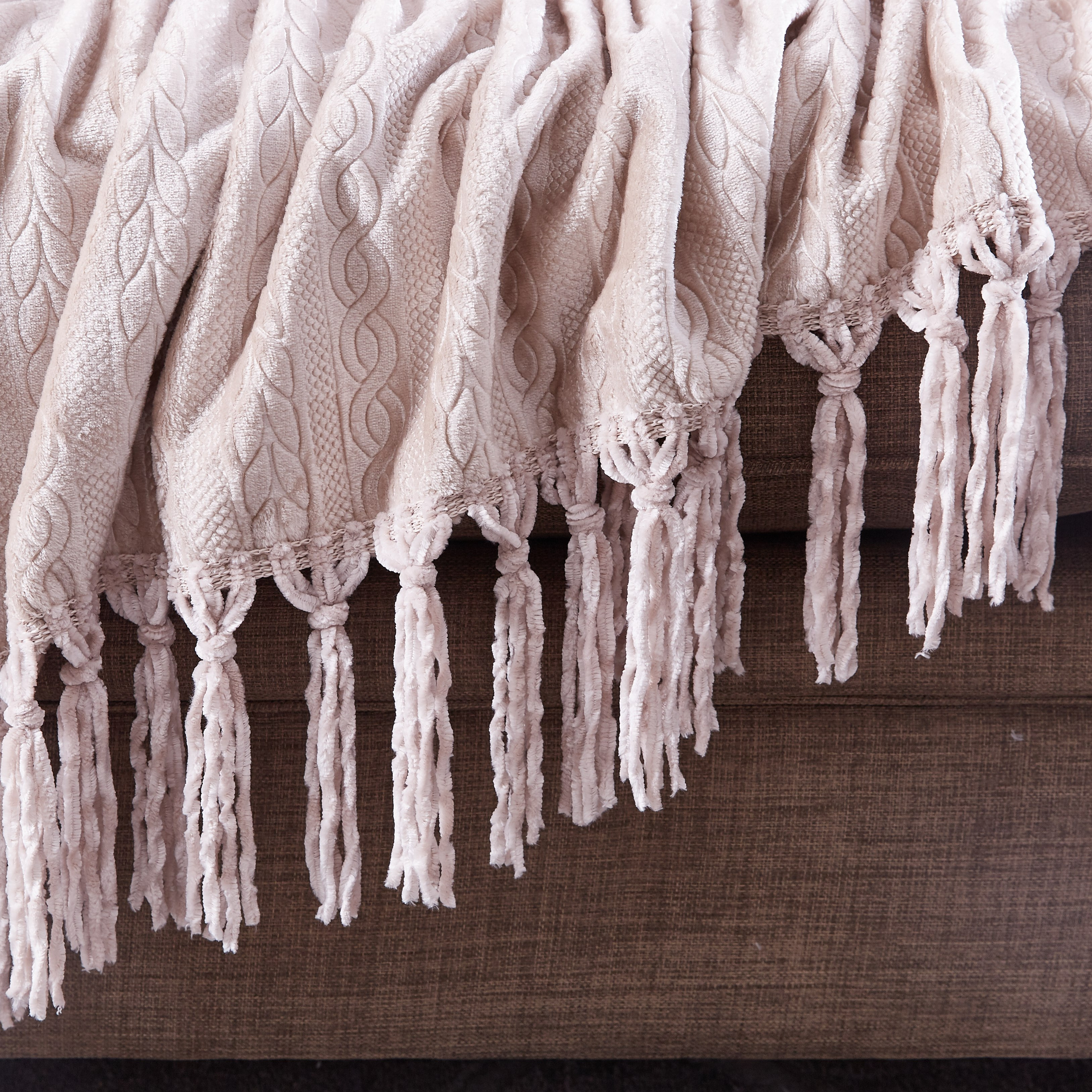 مفرش كنبة مايكرو فلانيل مخملي- 130x180 سم-hbxhomeware-hbxbedroom-image-3