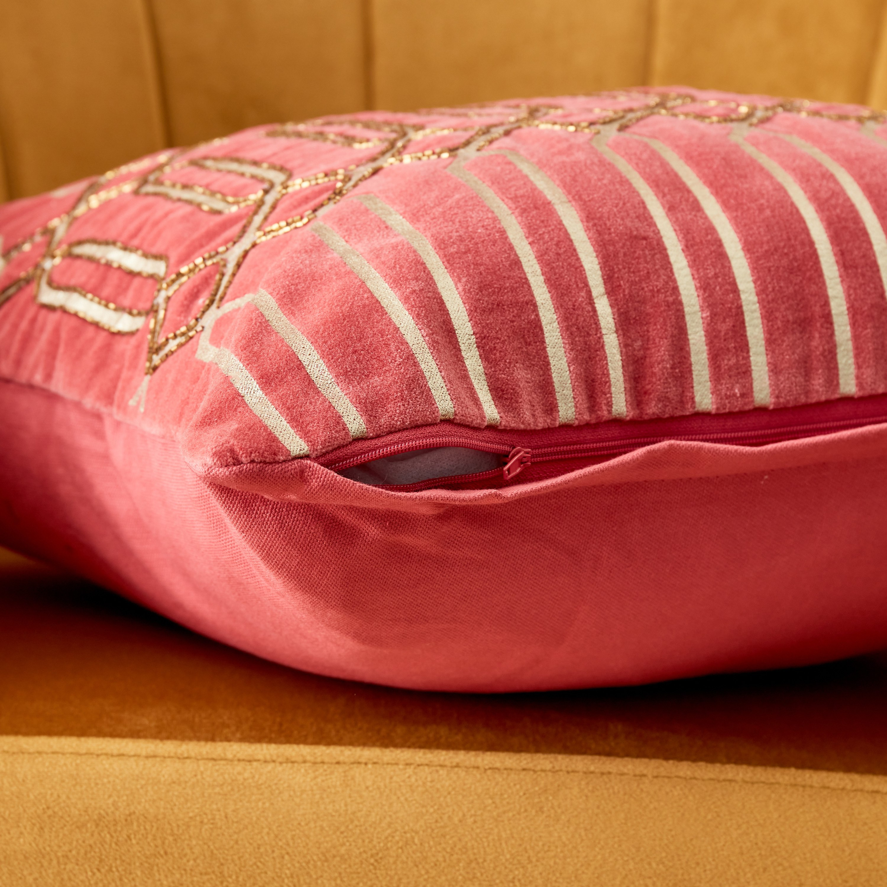 غطاء وسادة مزيّن بطبعات فويل من كلارك - 45x45 سم-hbxhomeware-cushionsandcovers-cushioncovers-image-3