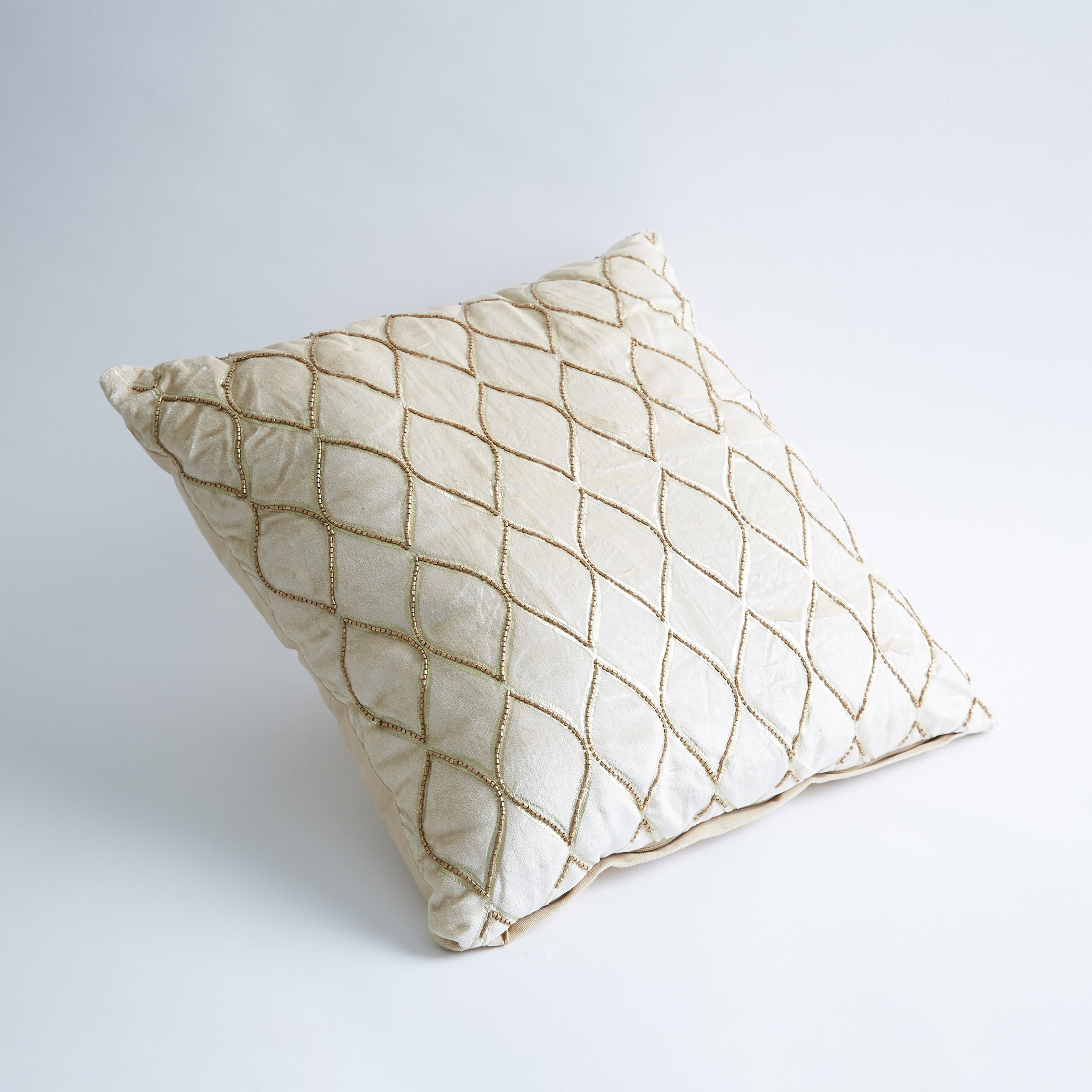 وسادة محشوّة بطبعات رقائق معدنية من أفالون - 45x45 سم-hbxlivingroom-furnishings-cushionsandcovers-filledcushions-image-4