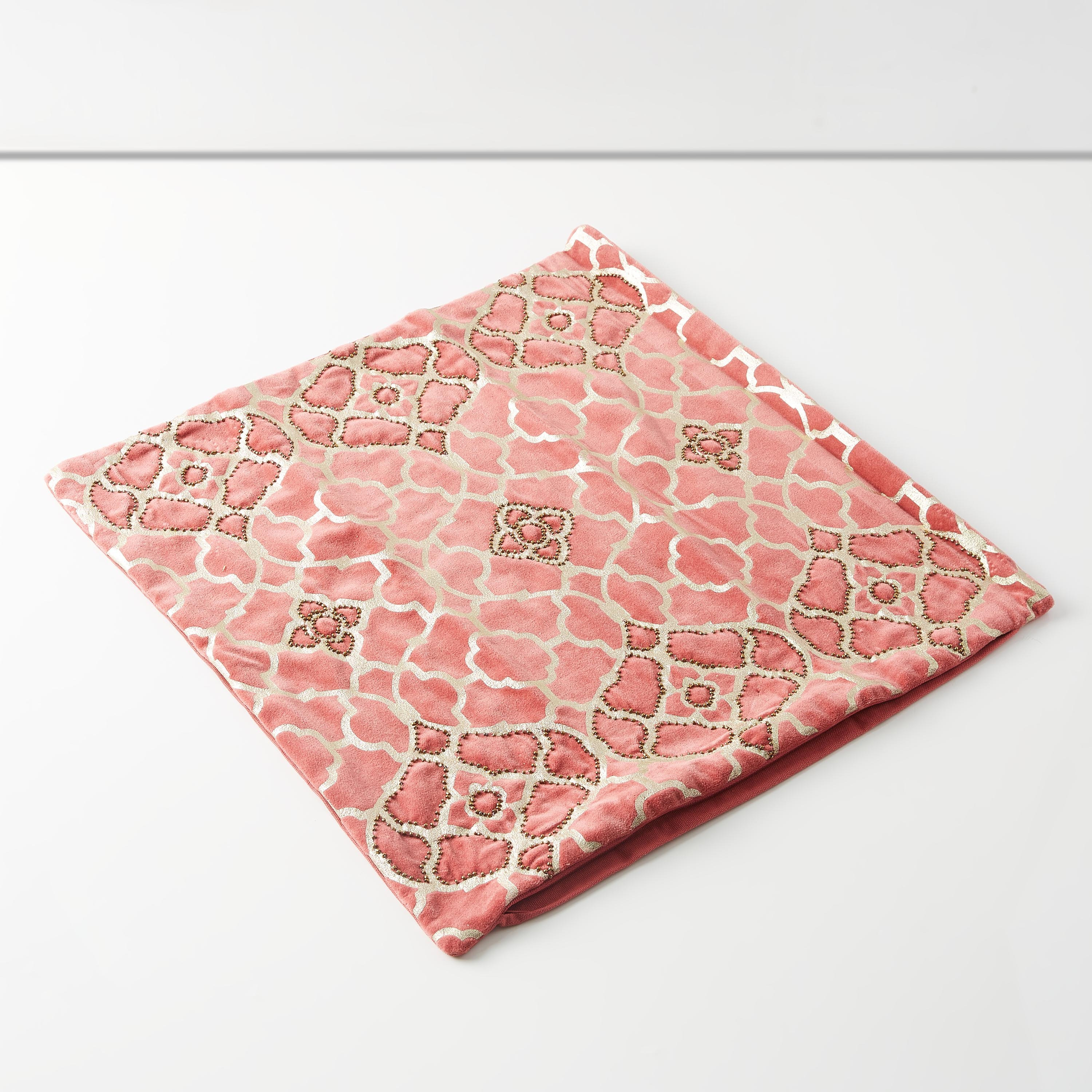 غطاء وسادة مخملي بزخارف و طبعات فويل من ماجيستيك- 45x45 سم-hbxhomeware-cushionsandcovers-cushioncovers-image-4