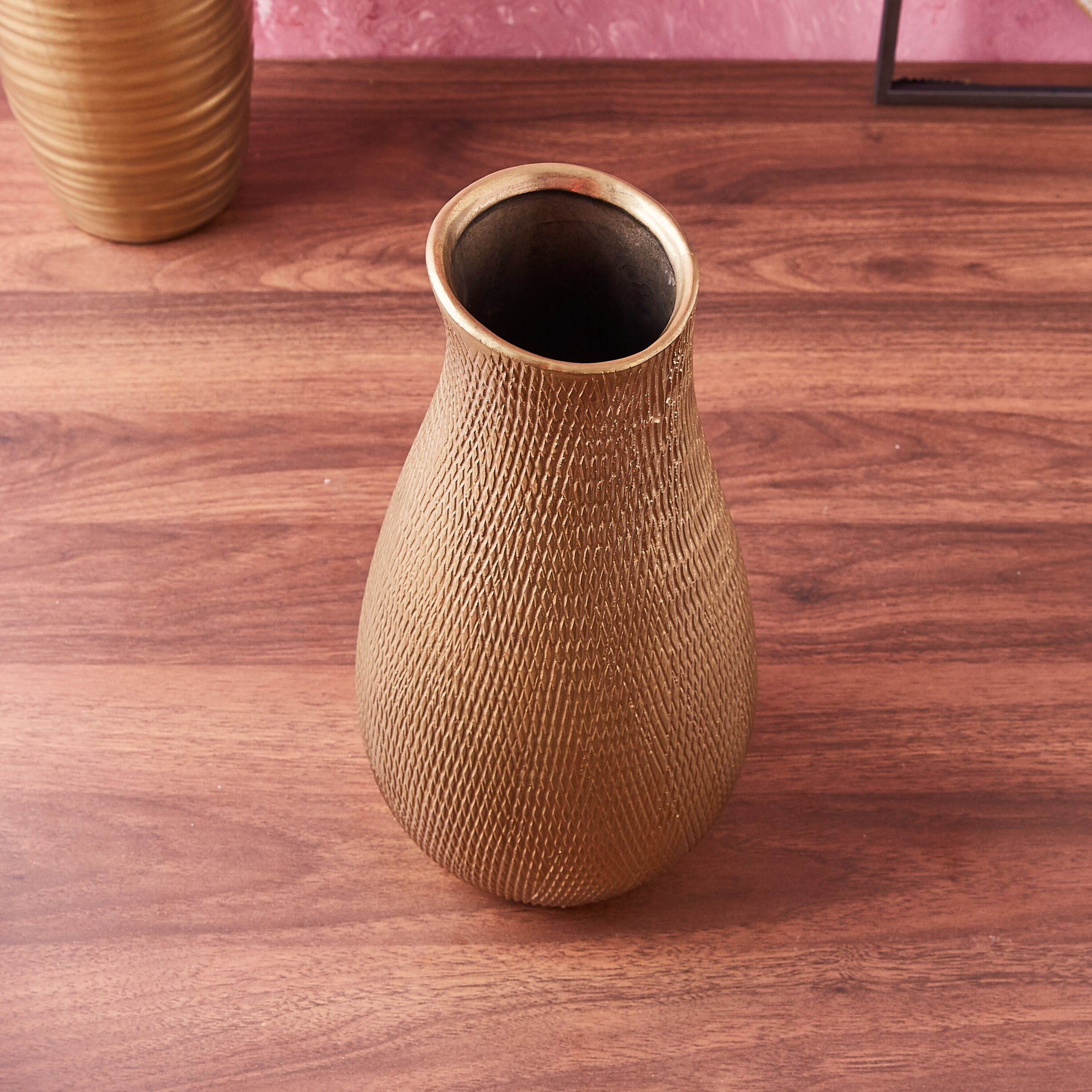 مزهرية بارزة الملمس من بلانت-hbxbedroom-decorandaccessories-vases-image-2