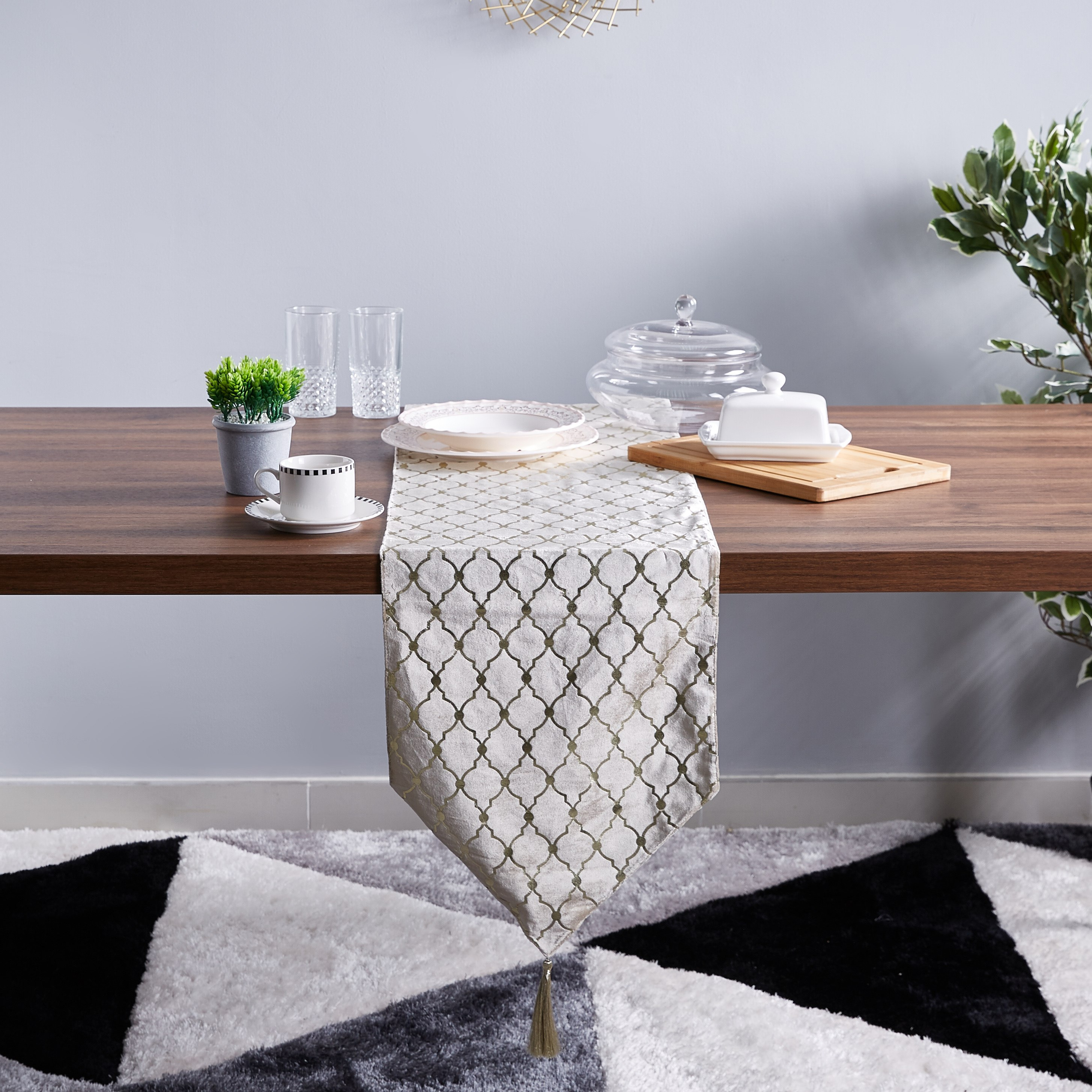 مفرش طاولة بطبعات فويل من ليون-hbxdecorandfurnishings-homefurnishings-tablelinens-image-3