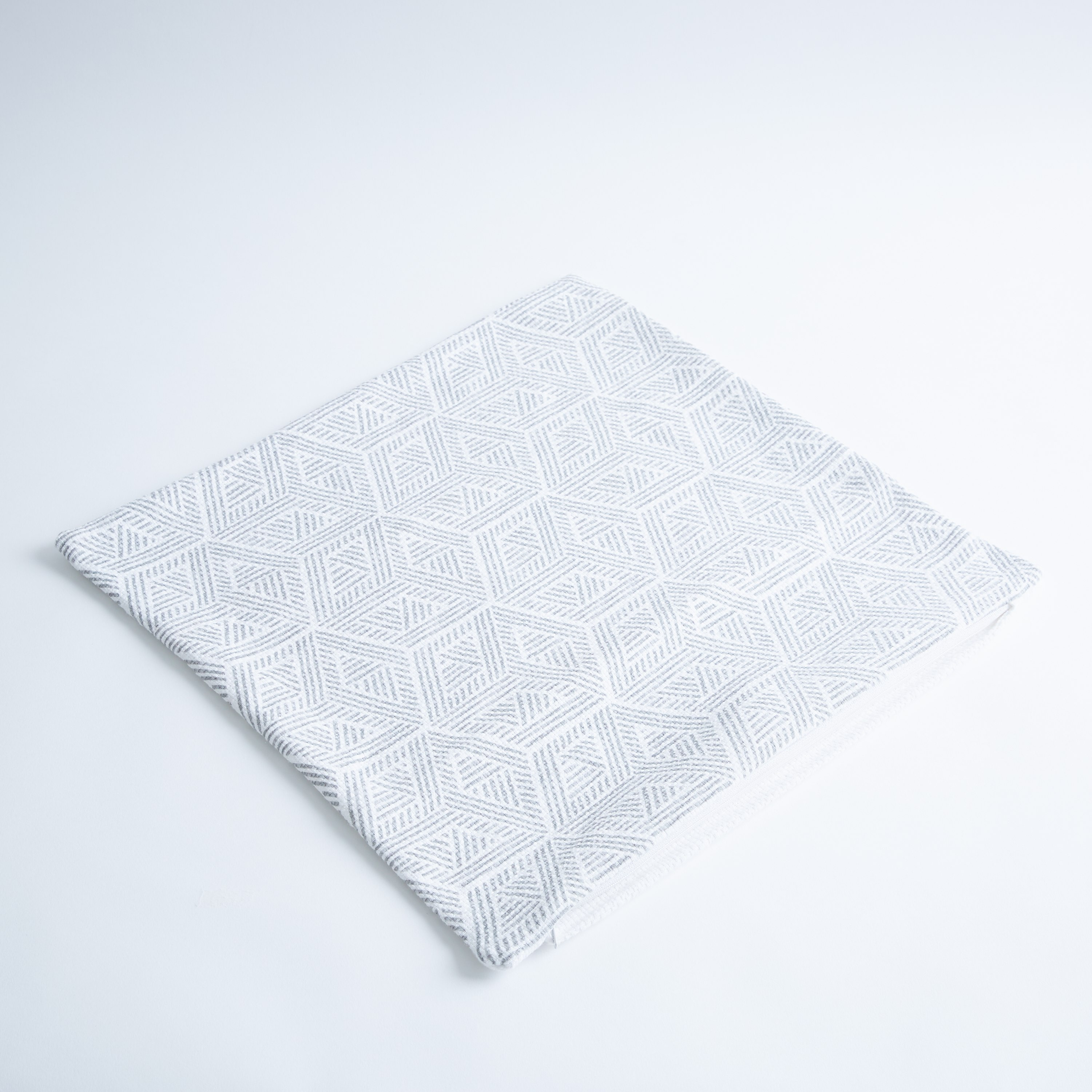 غطاء وسادة بطبعات من آميليا- 40x40 سم-hbxhomeware-cushionsandcovers-cushioncovers-image-4