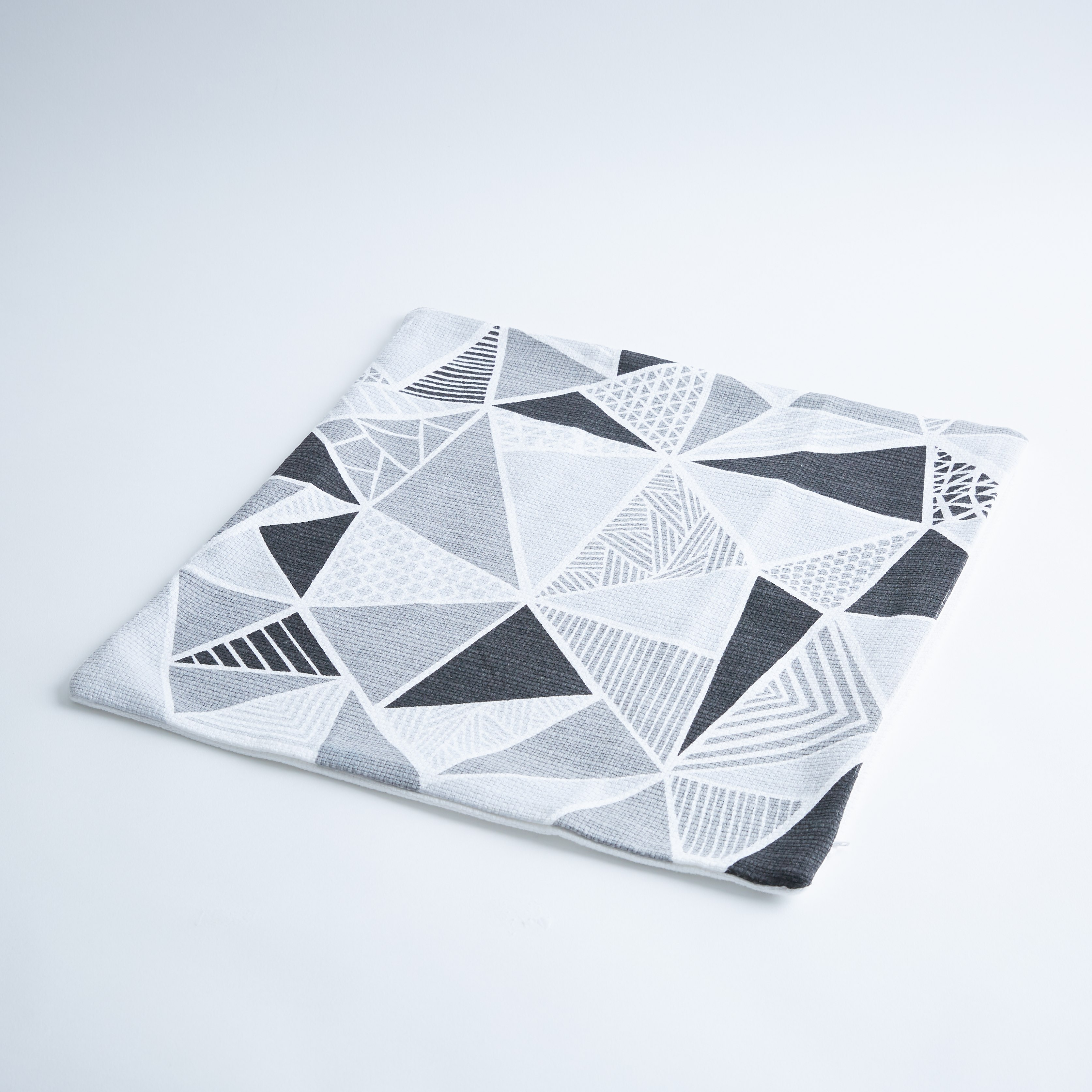 غطاء وسادة بطبعات من أورلا- 40x40 سم-hbxhomeware-cushionsandcovers-cushioncovers-image-4