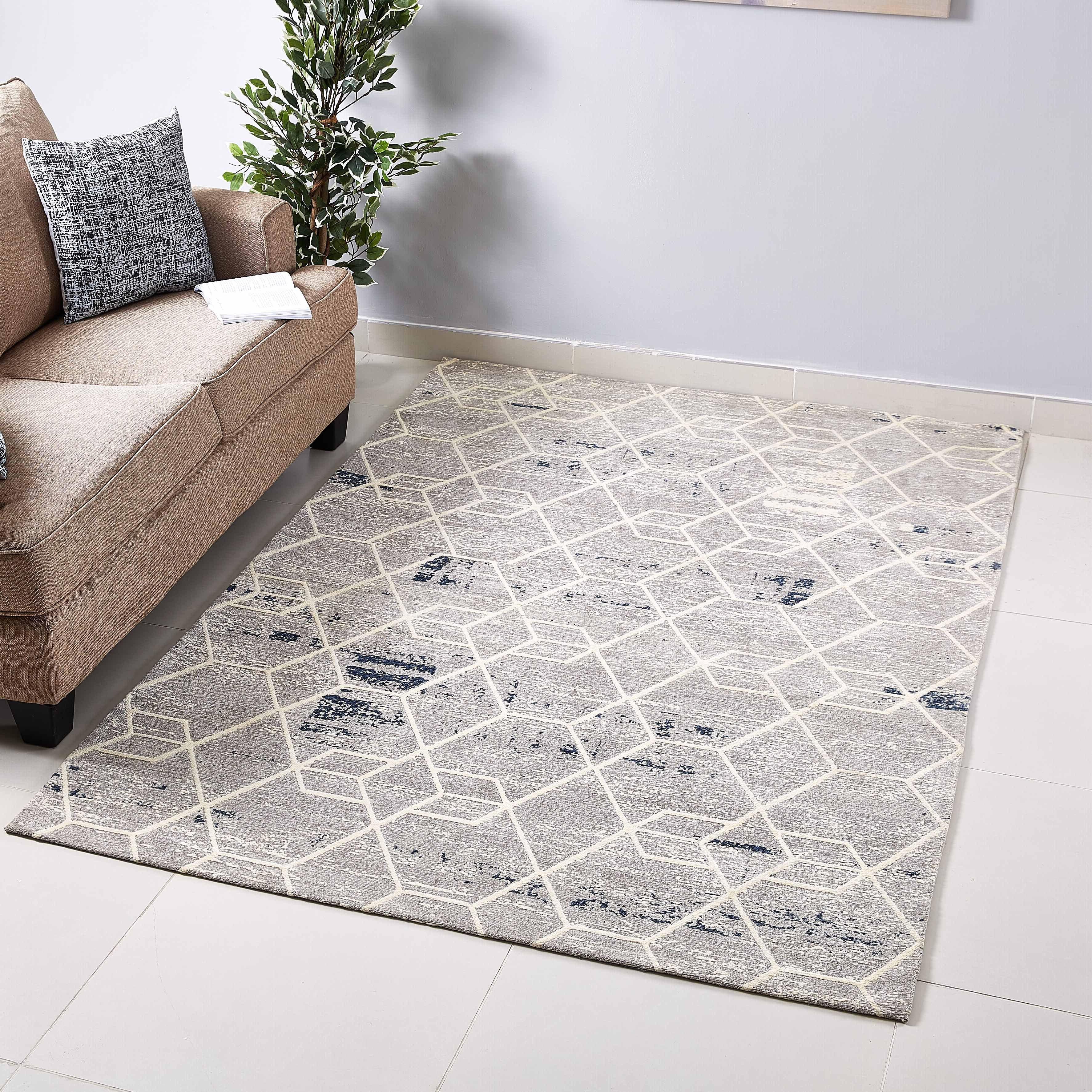 Eclectic Chenille Polyester Rug - 160x230 cm-hbxdecorandfurnishings-floorcoverings-rugs-image-1