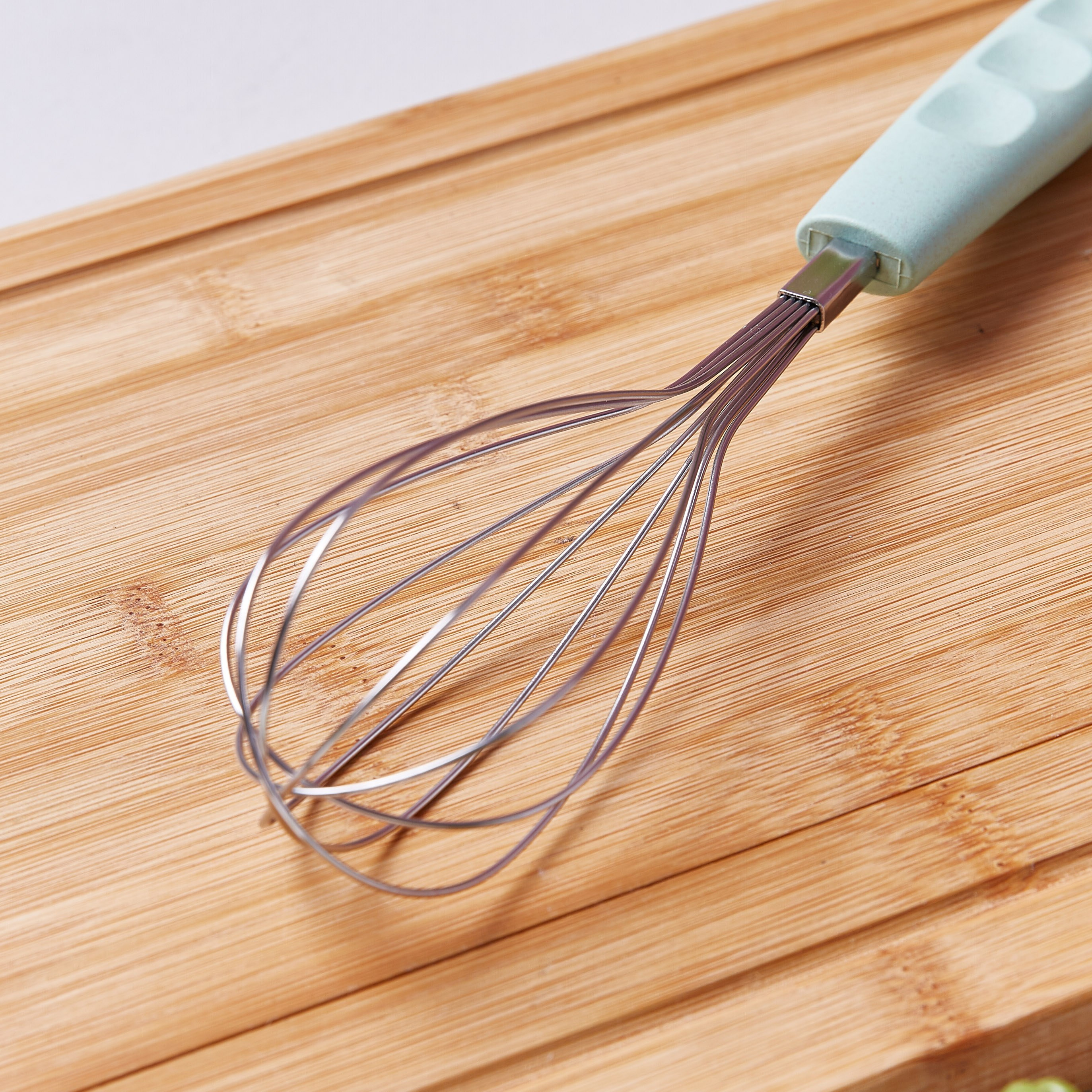 Easy Chef Plastic Whisk-hbxhomeware-hbxkitchen-image-2