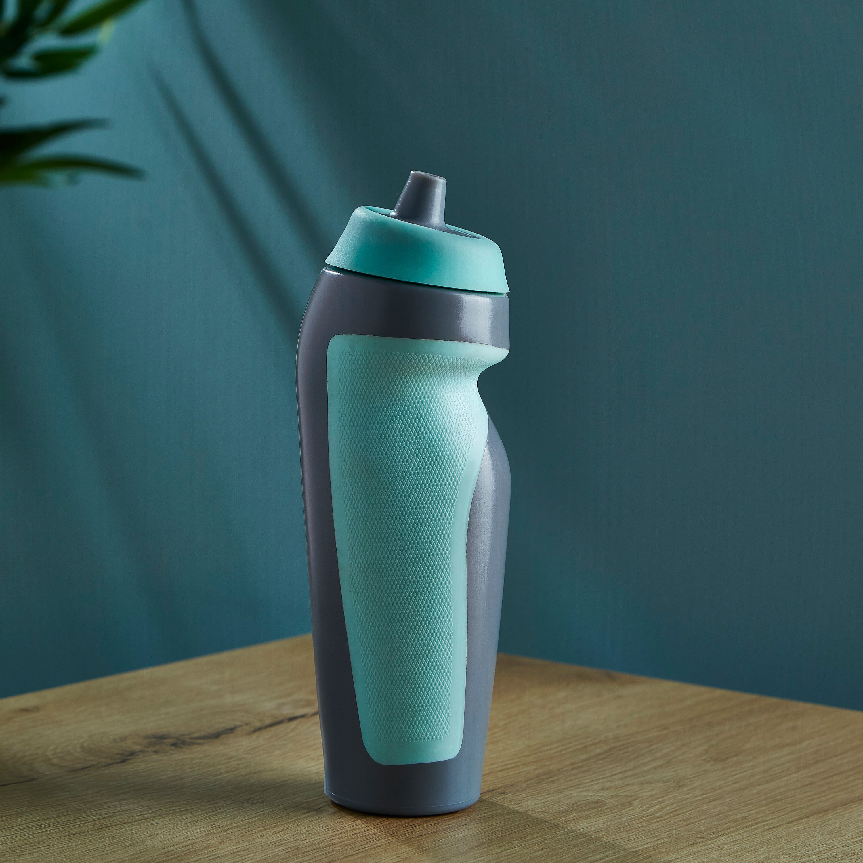 قارورة بقشّة للجيم - 600 مل-hbxhomeware-hbxkitchen-image-1