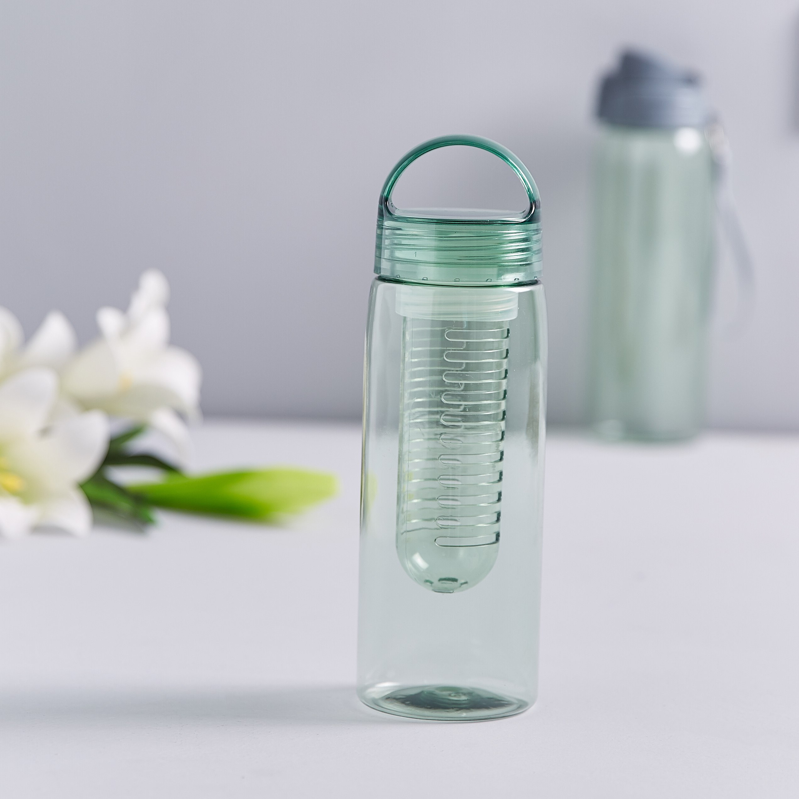 قارورة مياه بأنبوب داخلي من كاري- 700 مل-hbxhomeware-hbxkitchen-image-1