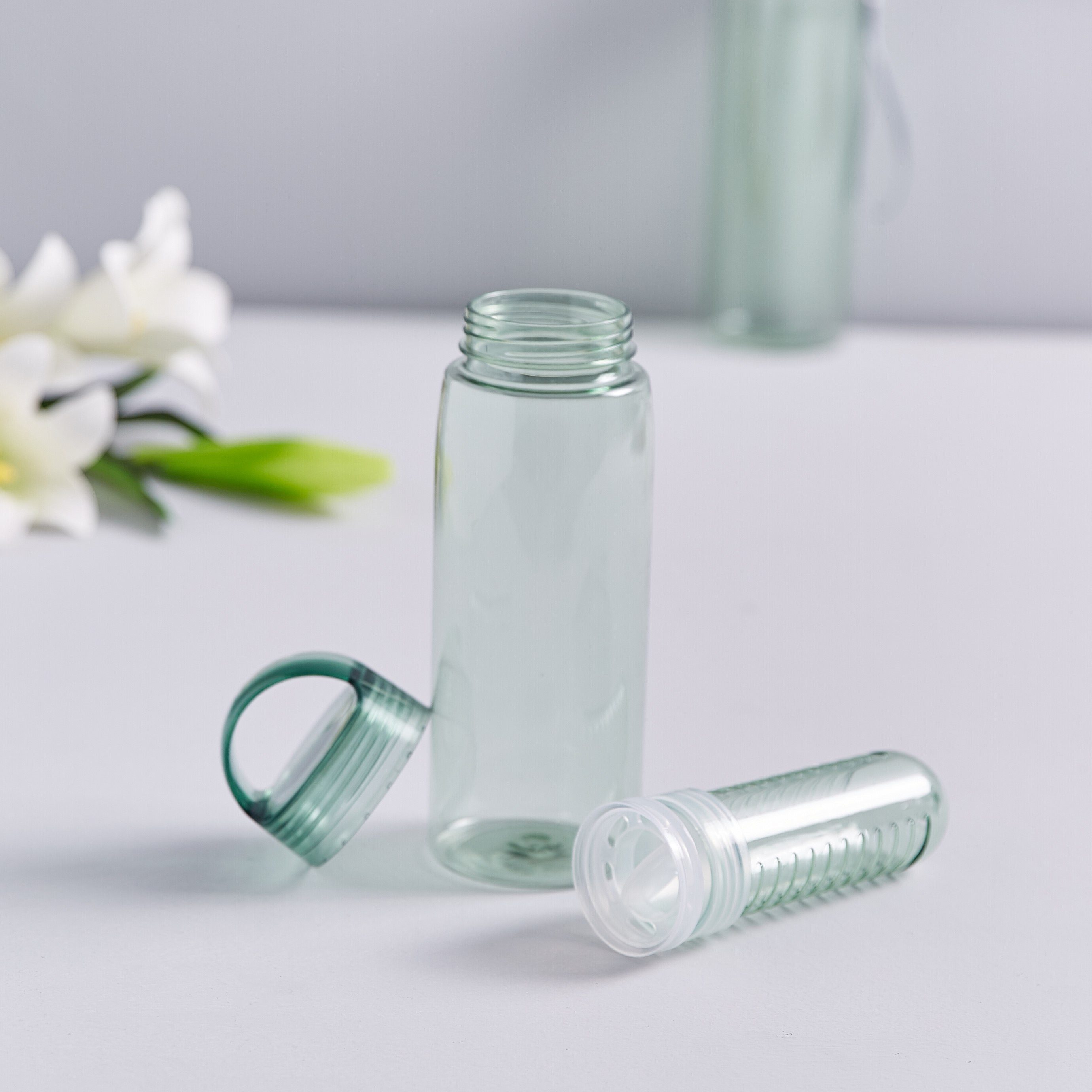 قارورة مياه بأنبوب داخلي من كاري- 700 مل-hbxhomeware-hbxkitchen-image-2