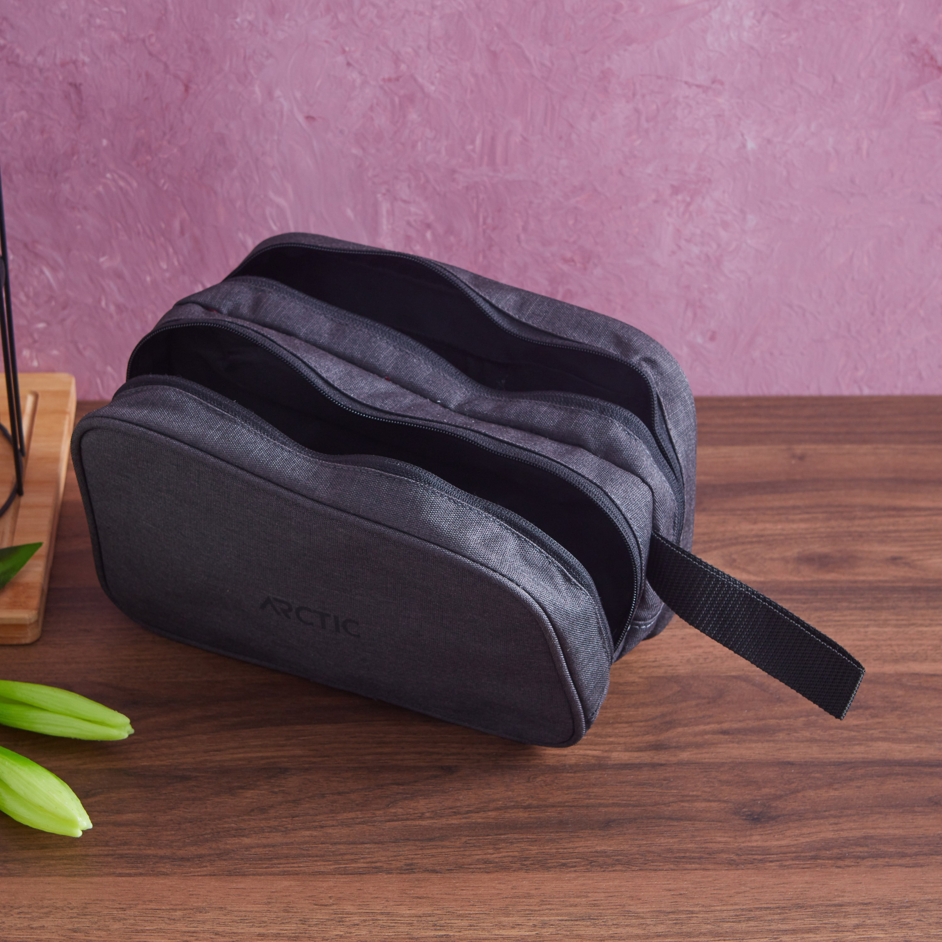 Arctic Elements Textured Cosmetic Bag-hbxdecorandfurnishings-travelaccessories-bagsandbackpacks-image-2