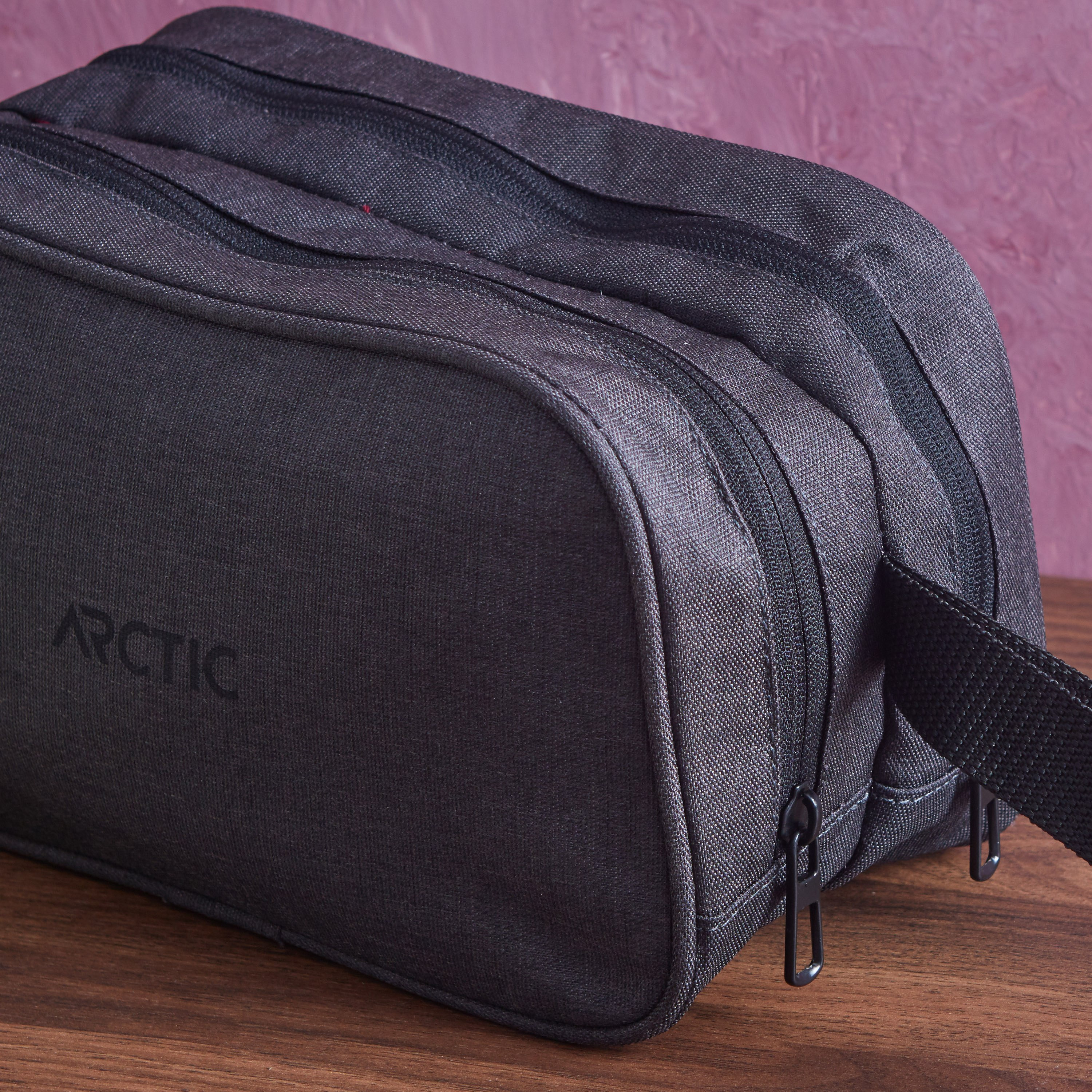 Arctic Elements Textured Cosmetic Bag-hbxdecorandfurnishings-travelaccessories-bagsandbackpacks-image-3